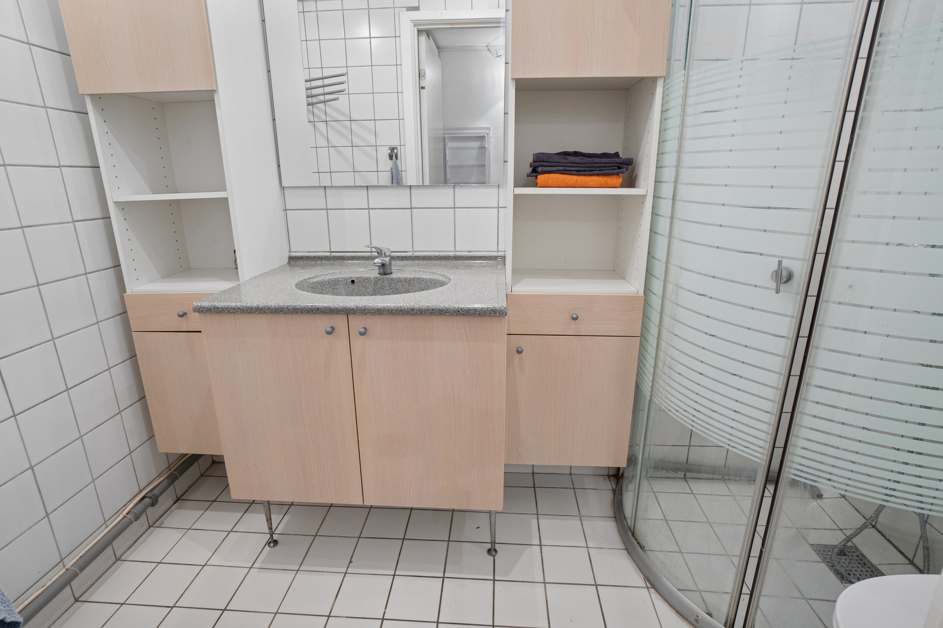 Fremhævet badeværelse billede i fuldskærmstilstand. Billede af Skejbygårdsvej 4, kld.. 41., 8240 Risskov