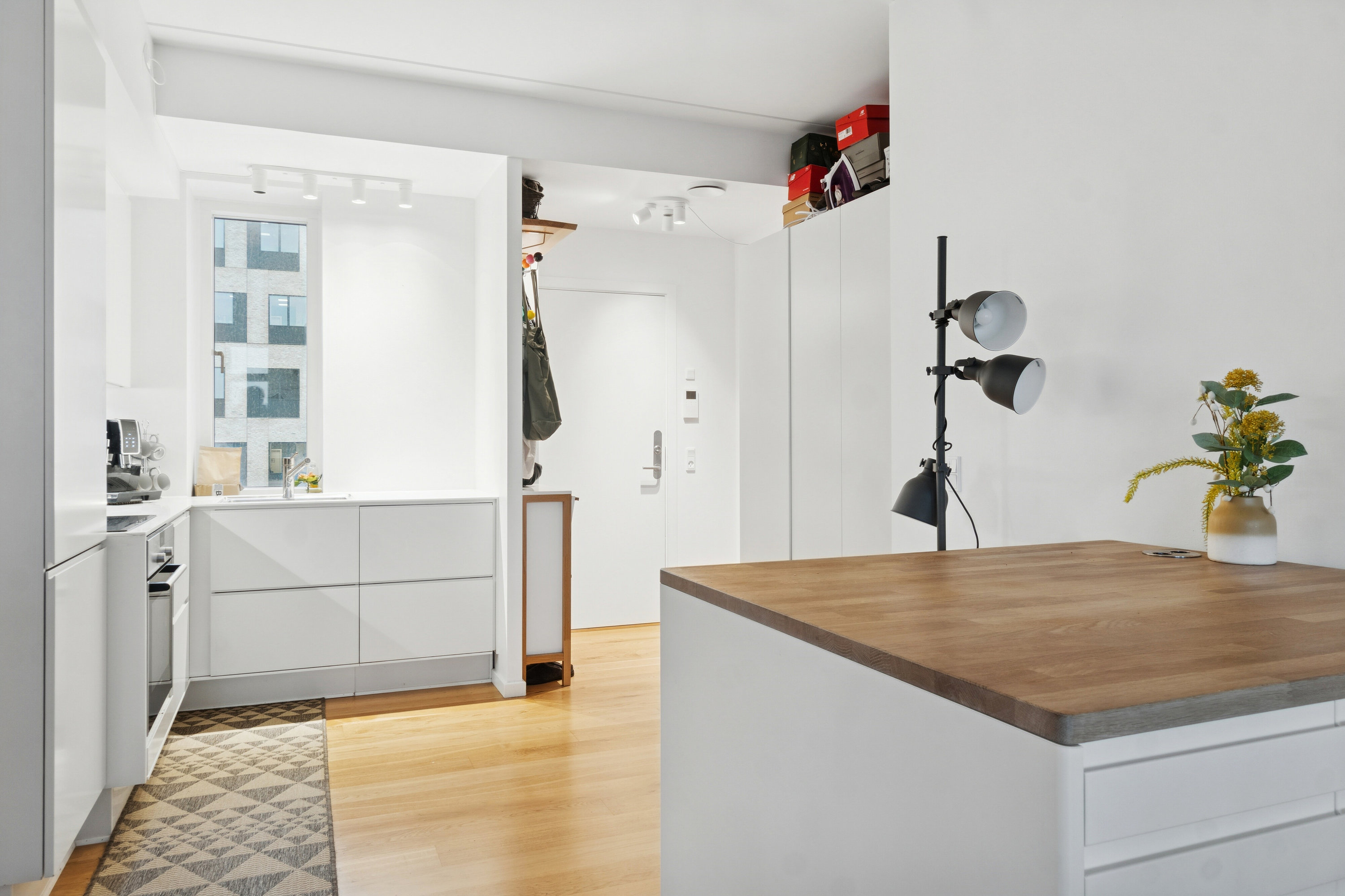 Fremhævet køkken billede i fuldskærmstilstand. Billede af Frederiks Plads 8, 4. 3., 8000 Aarhus C