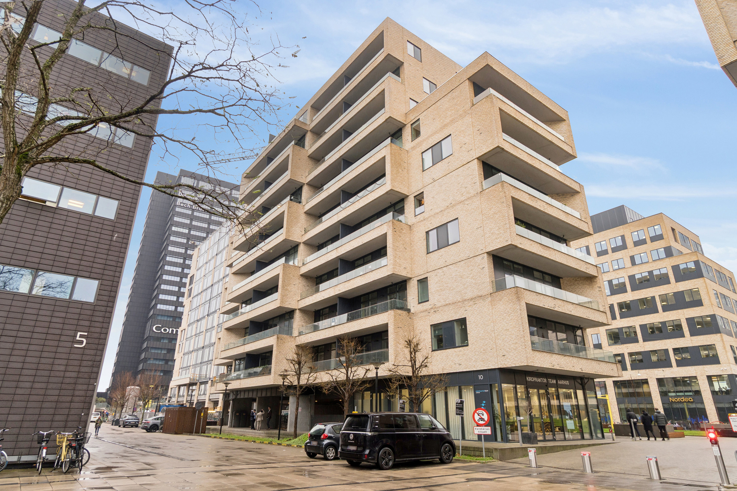 Fremhævet facade billede i fuldskærmstilstand. Billede af Frederiks Plads 8, 4. 3., 8000 Aarhus C