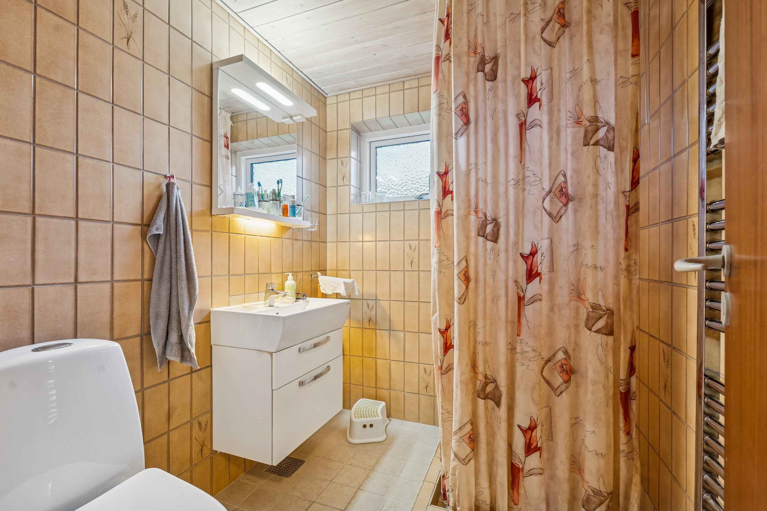 Fremhævet badeværelse billede i fuldskærmstilstand. Billede af Præstegårdsvej 14, 8722 Hedensted