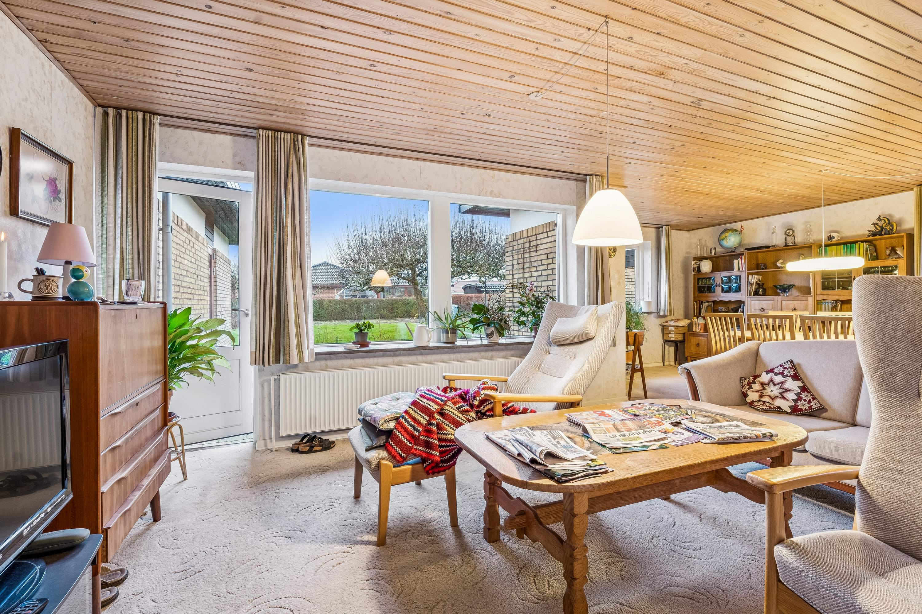 Fremhævet stue billede i fuldskærmstilstand. Billede af Præstegårdsvej 14, 8722 Hedensted