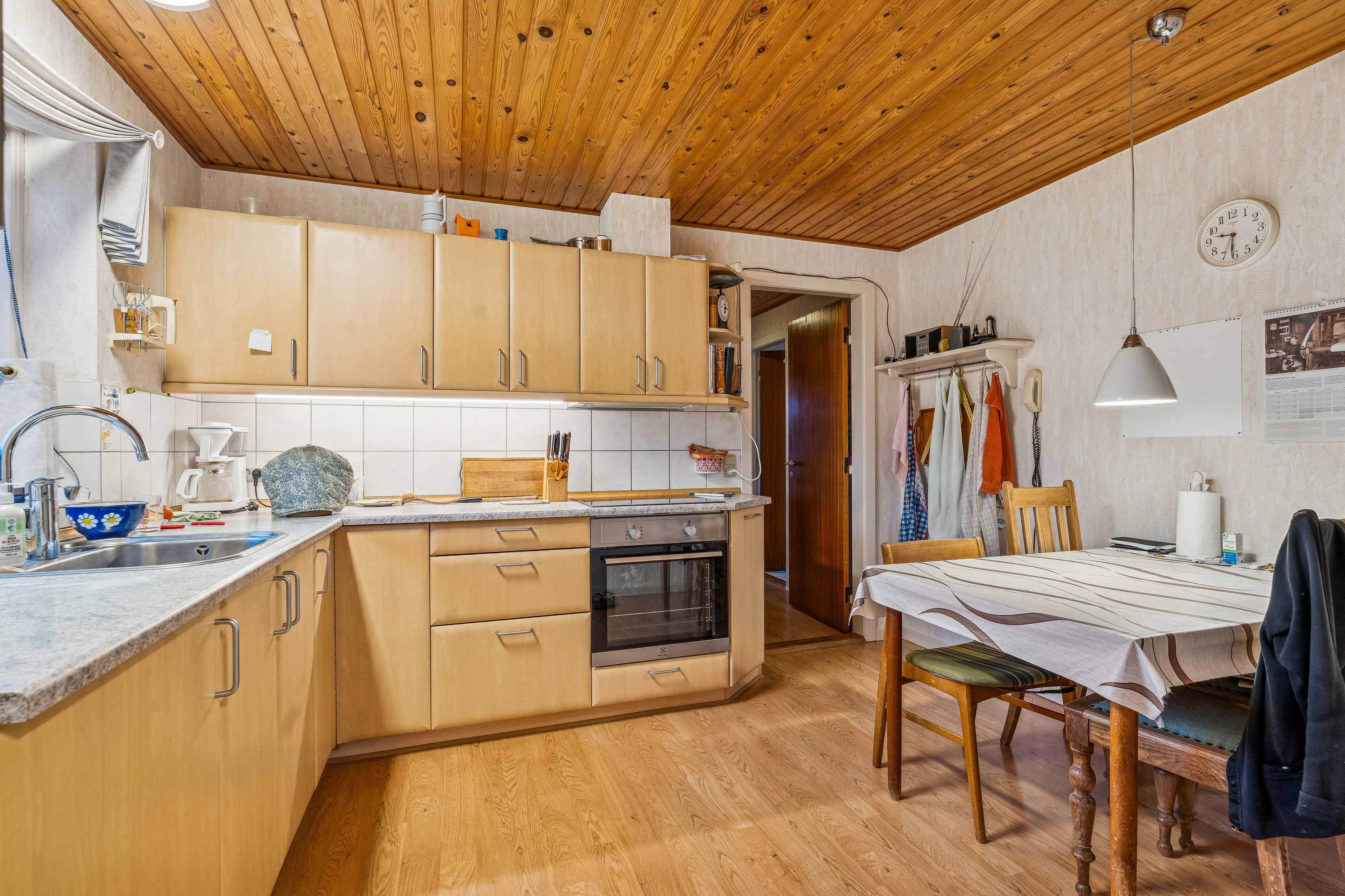 Fremhævet køkken billede i fuldskærmstilstand. Billede af Præstegårdsvej 14, 8722 Hedensted