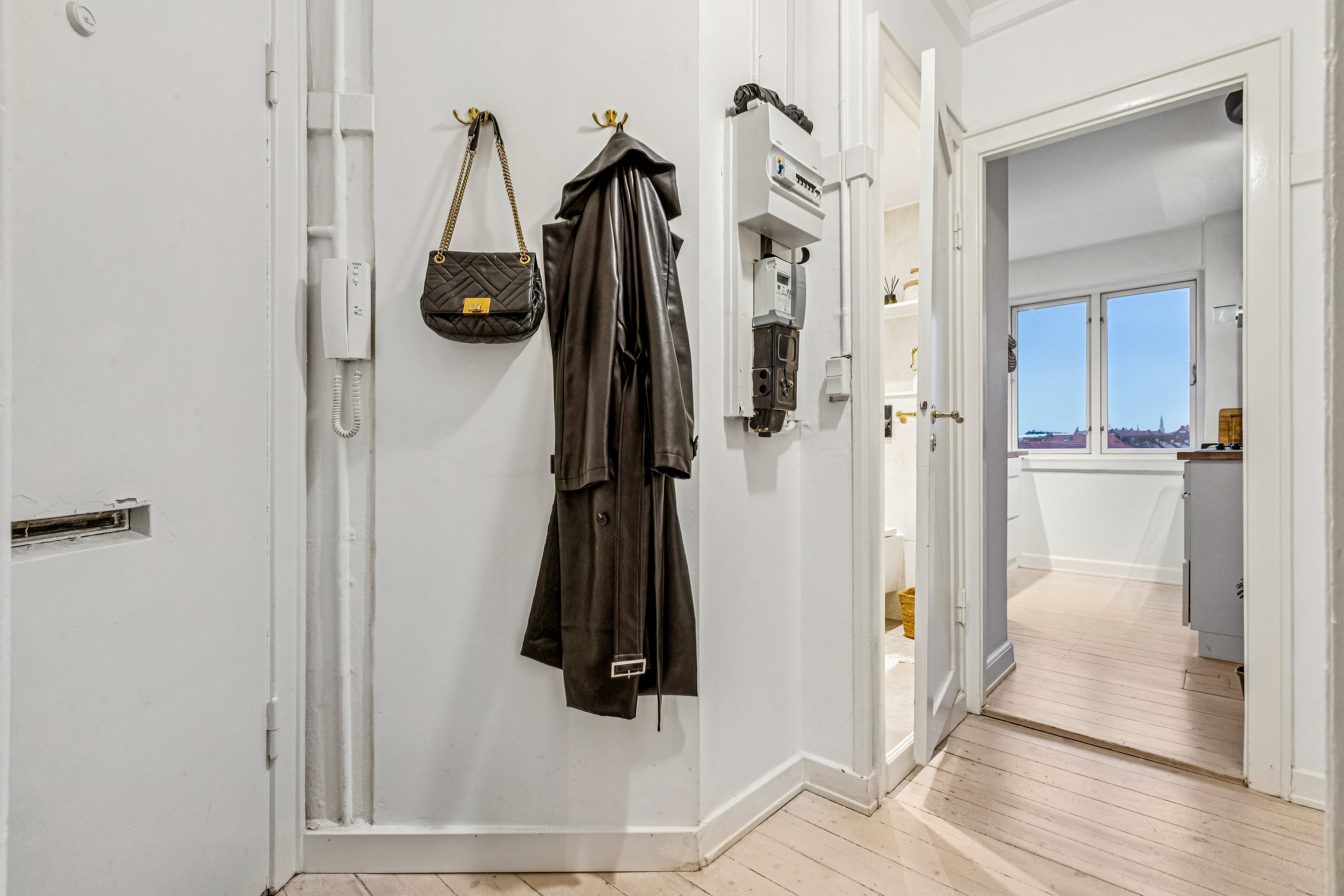 Fremhævet entré billede i fuldskærmstilstand. Billede af Frankrigsgade 31, 3. th., 2300 København S