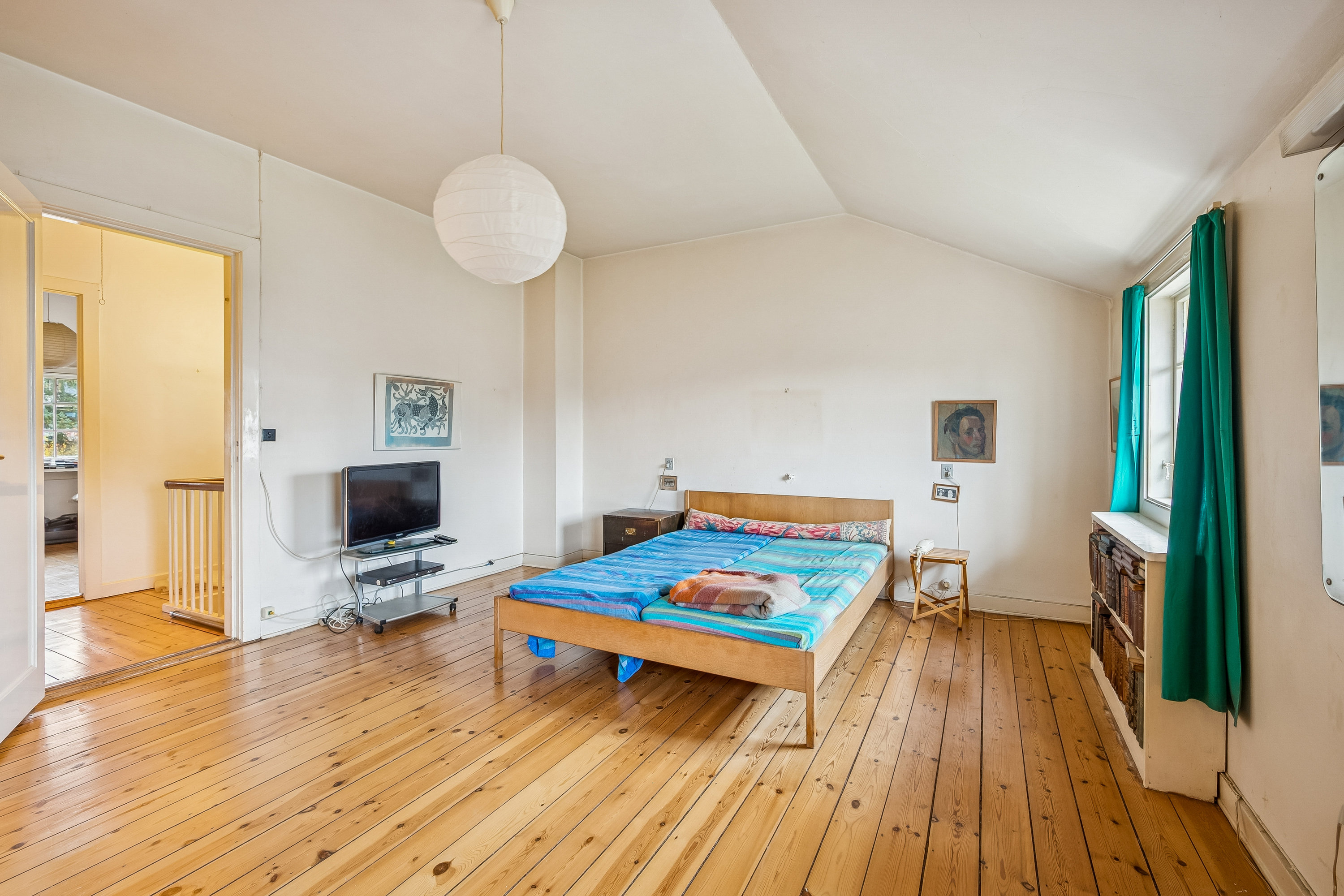 Fremhævet værelse billede i fuldskærmstilstand. Billede af Phistersvej 2D, 2900 Hellerup