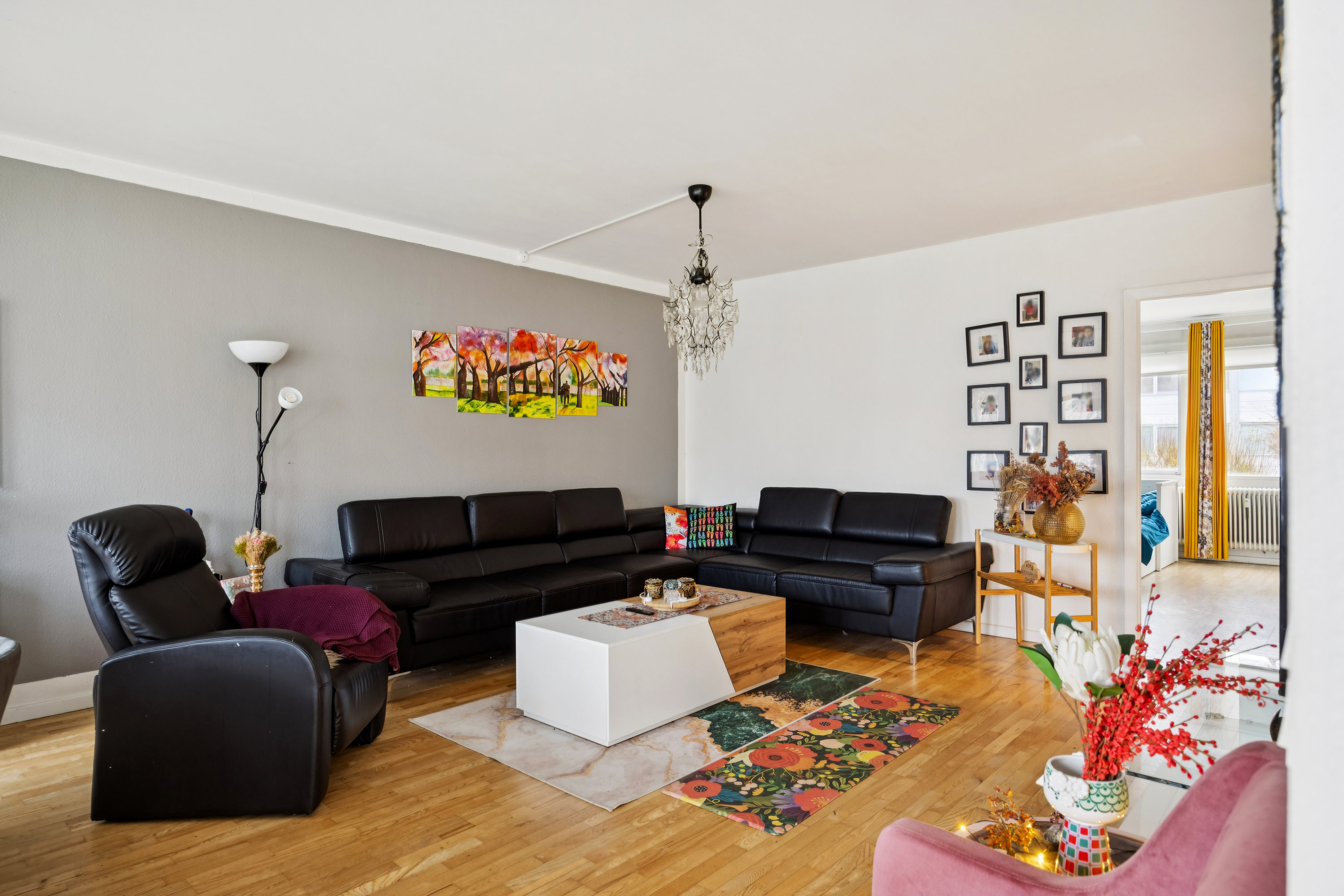 Fremhævet stue billede i fuldskærmstilstand. Billede af Jægersborg Alle 245, st.. th., 2820 Gentofte