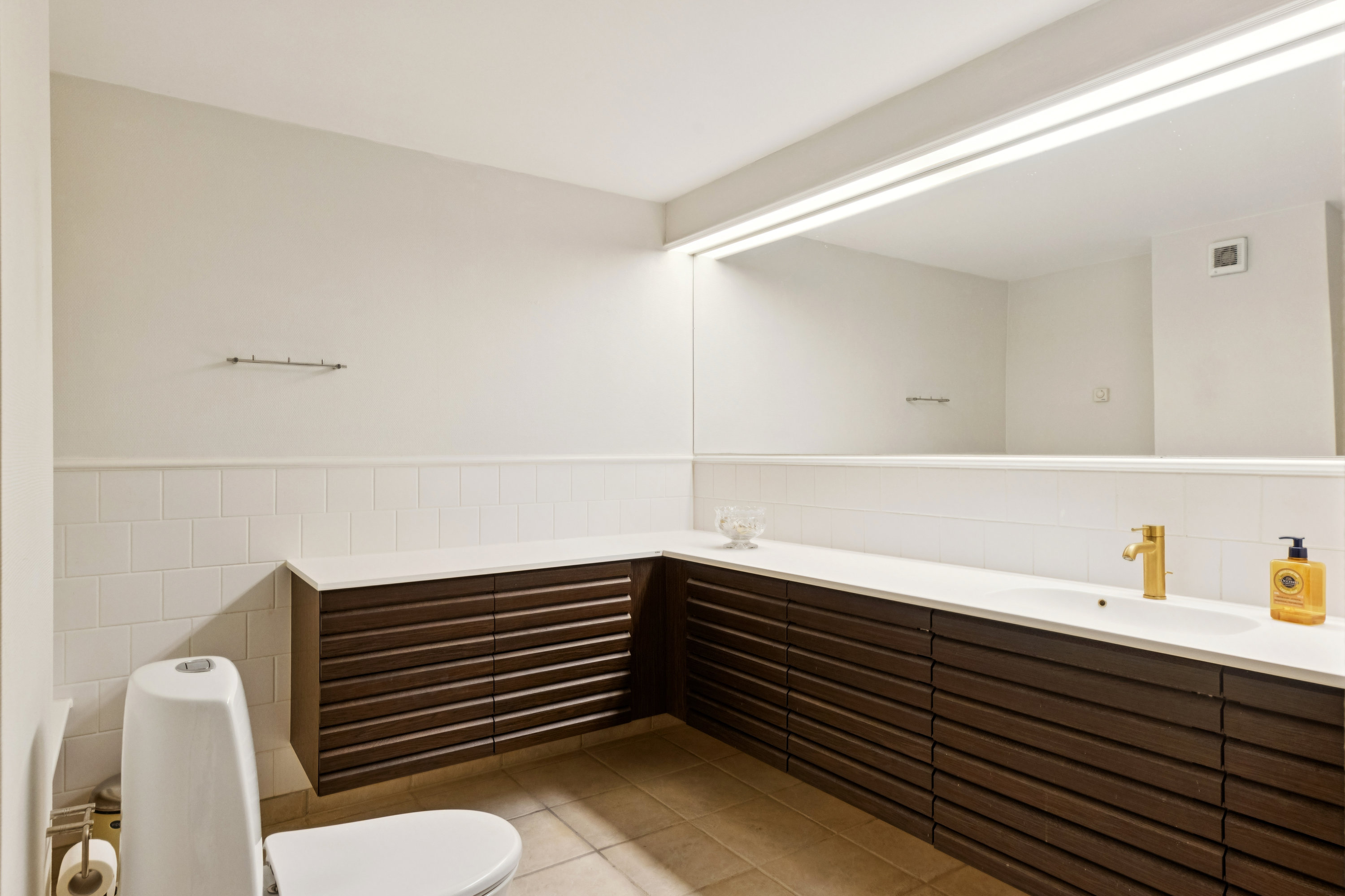 Fremhævet badeværelse billede i fuldskærmstilstand. Billede af Østersøvej 8, st.. th., 6300 Gråsten