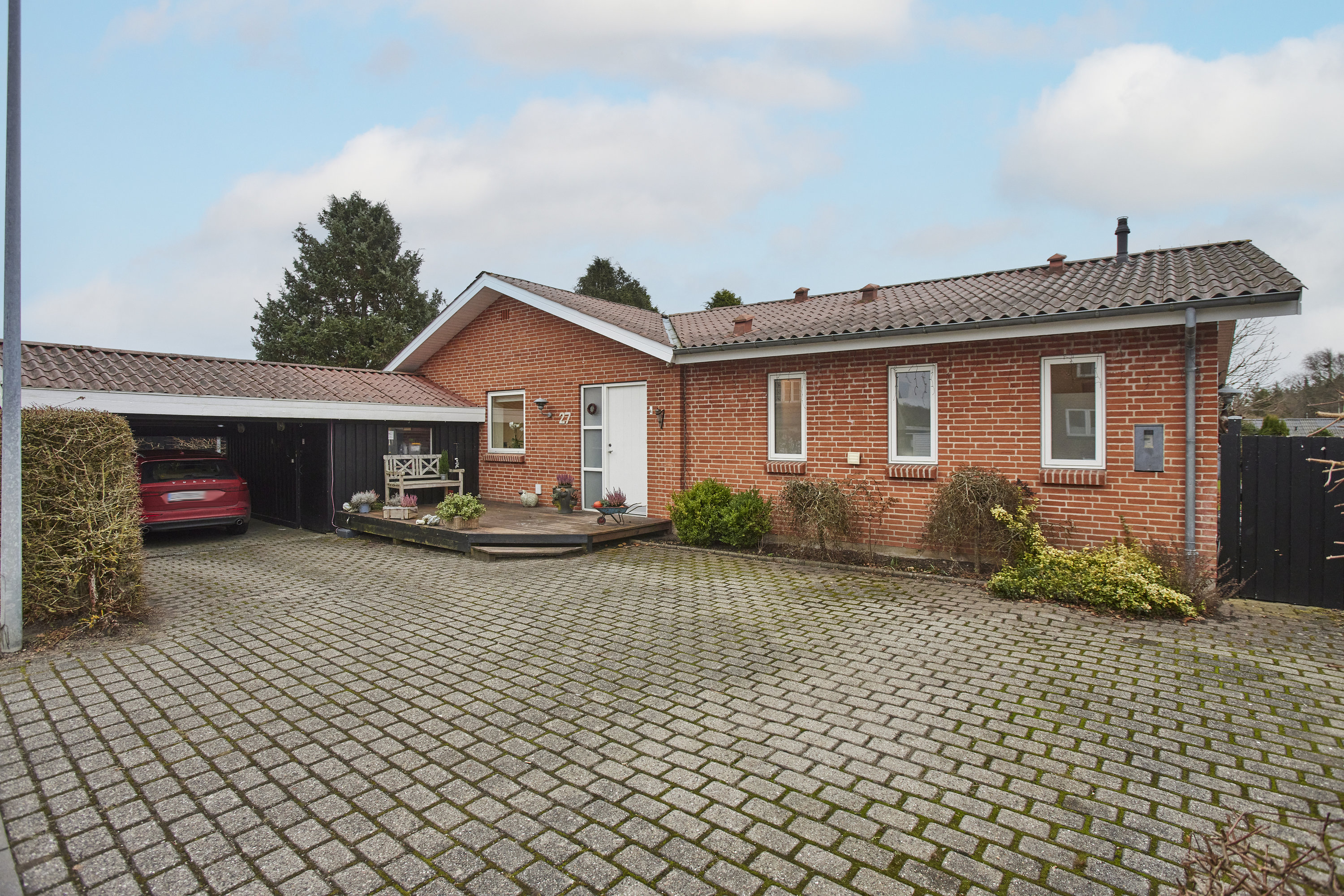 Fremhævet carport billede i fuldskærmstilstand. Billede af Finderupvej 27, 8800 Viborg