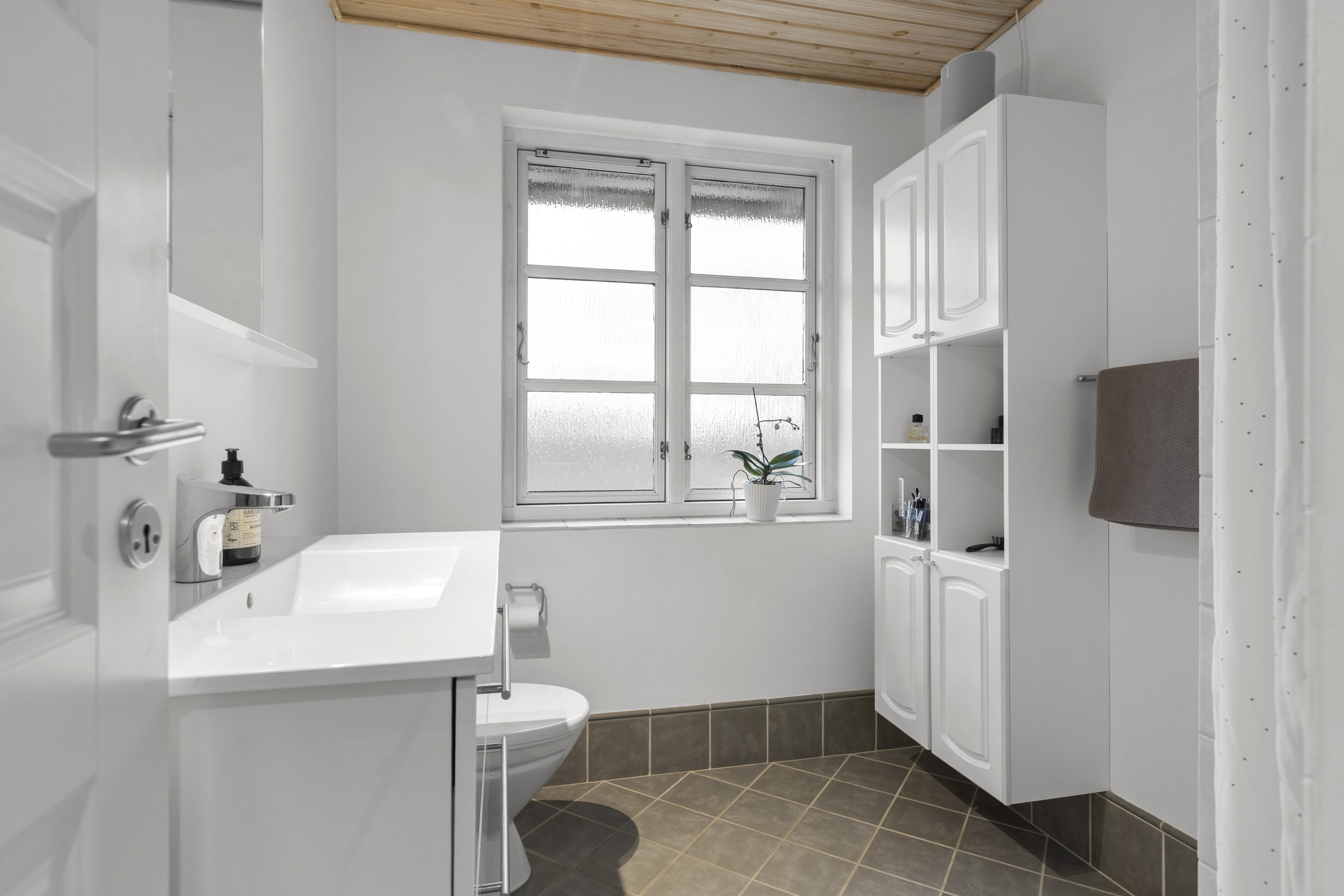 Fremhævet badeværelse billede i fuldskærmstilstand. Billede af Tjørnevænget 63, Sydbyen, 4220 Korsør