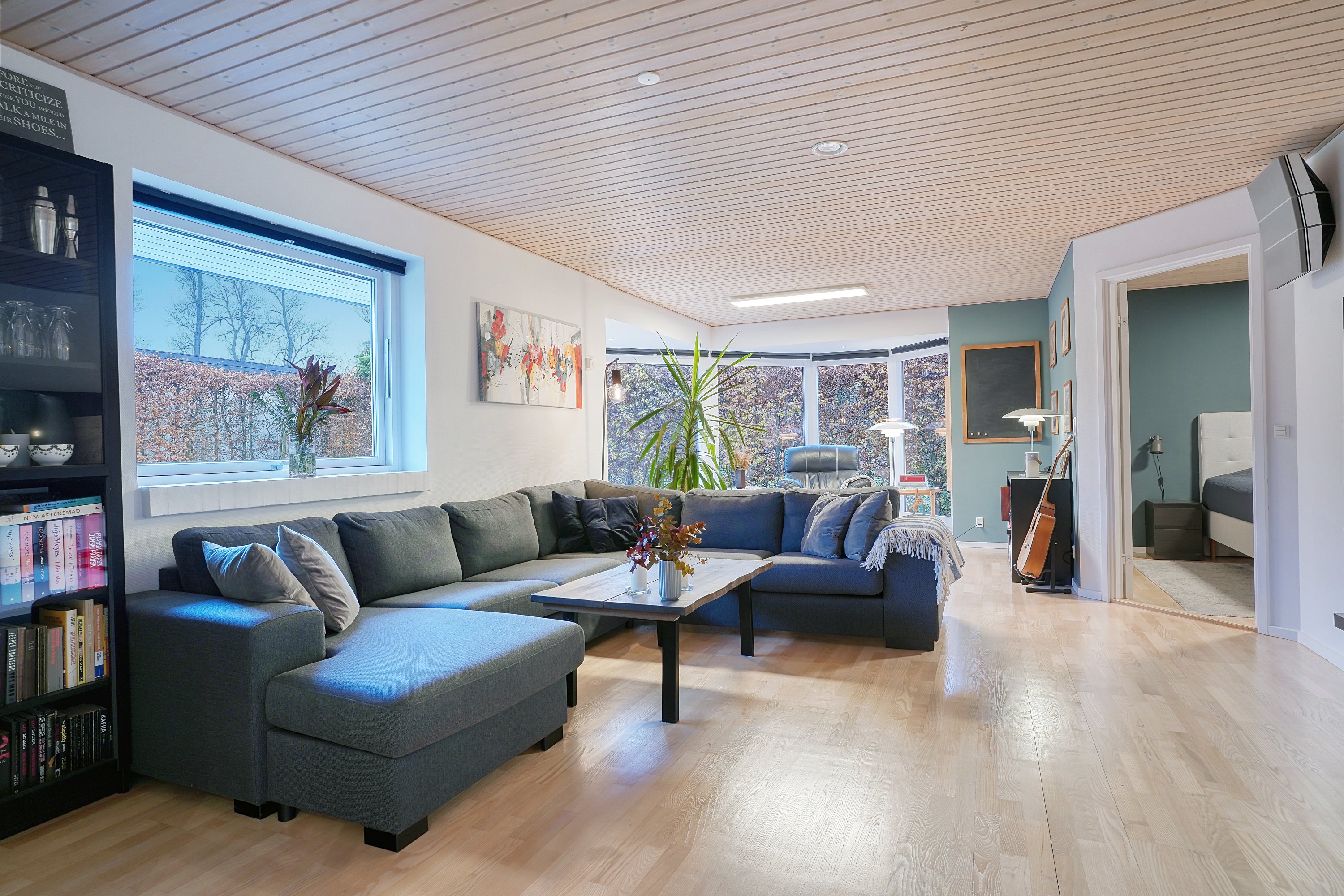 Fremhævet stue billede i fuldskærmstilstand. Billede af Solvej 52, 3330 Gørløse