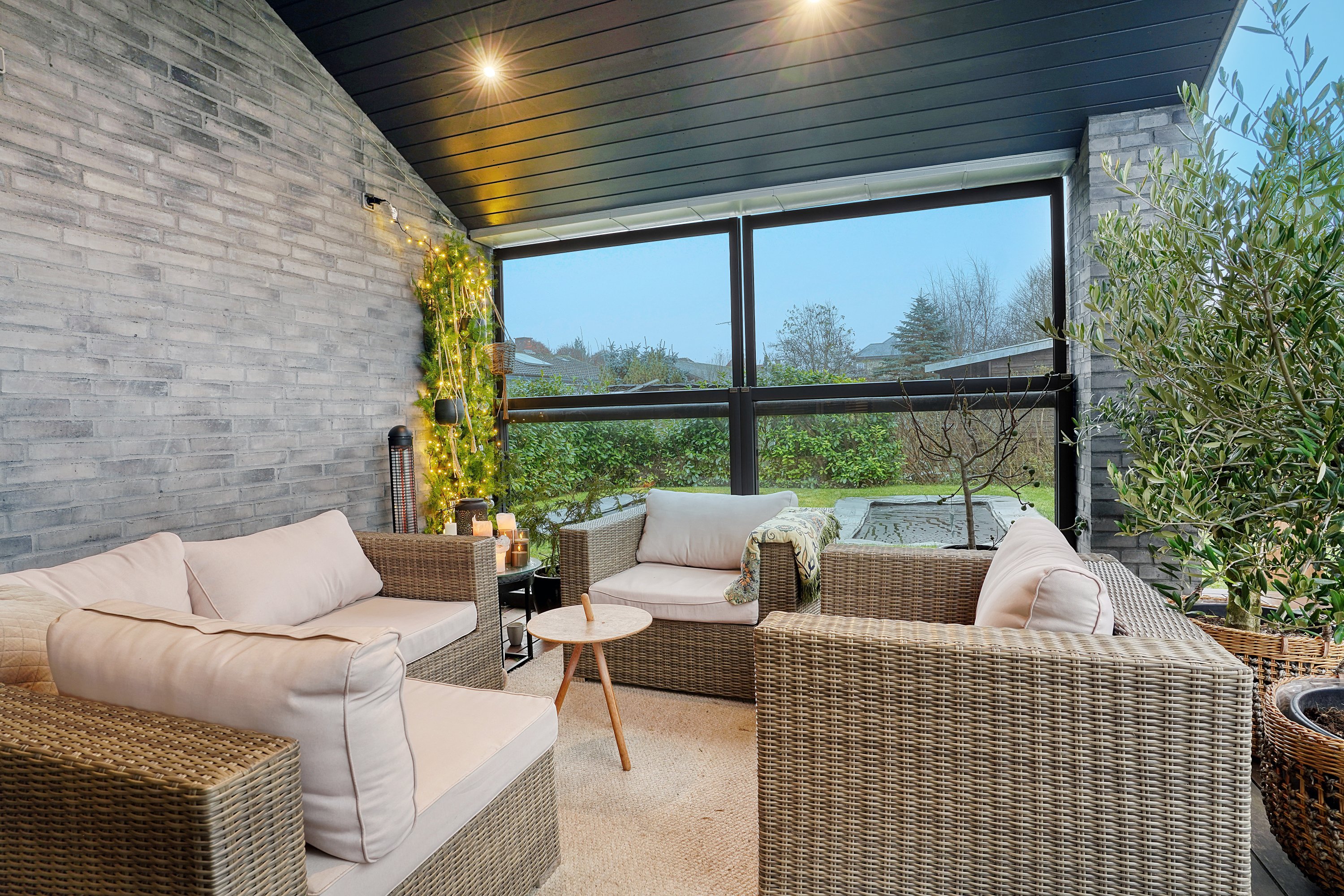 Fremhævet vinterhave billede i fuldskærmstilstand. Billede af Ellevej 6, 3400 Hillerød