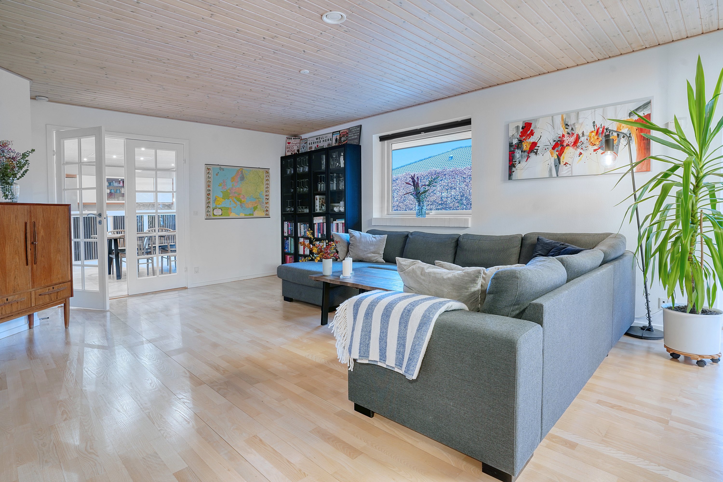 Fremhævet stue billede i fuldskærmstilstand. Billede af Solvej 52, 3330 Gørløse