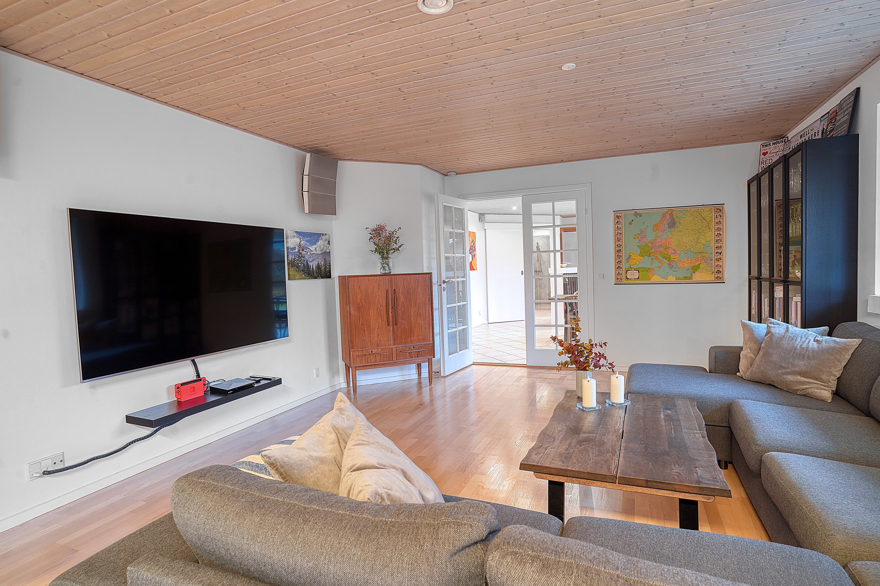 Fremhævet stue billede i fuldskærmstilstand. Billede af Solvej 52, 3330 Gørløse