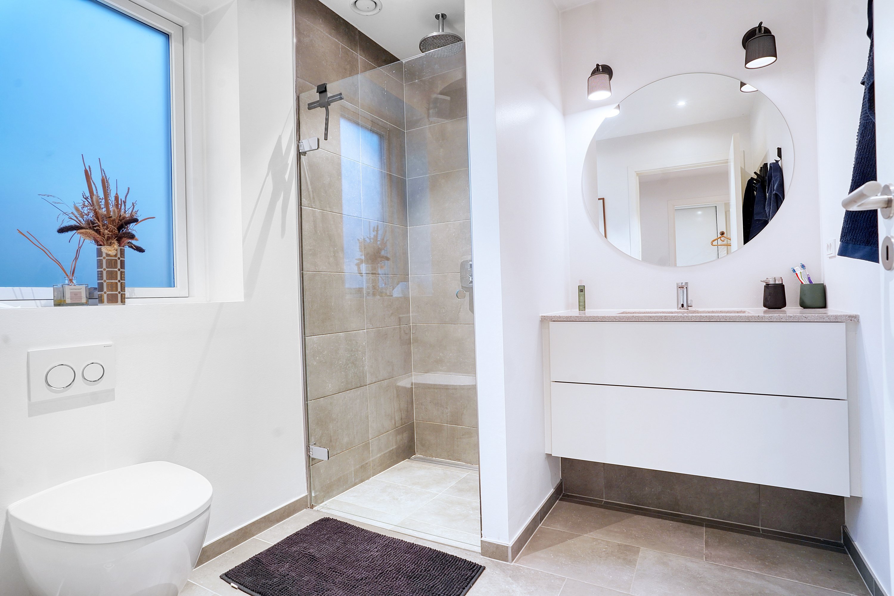 Fremhævet badeværelse billede i fuldskærmstilstand. Billede af Ellevej 6, 3400 Hillerød