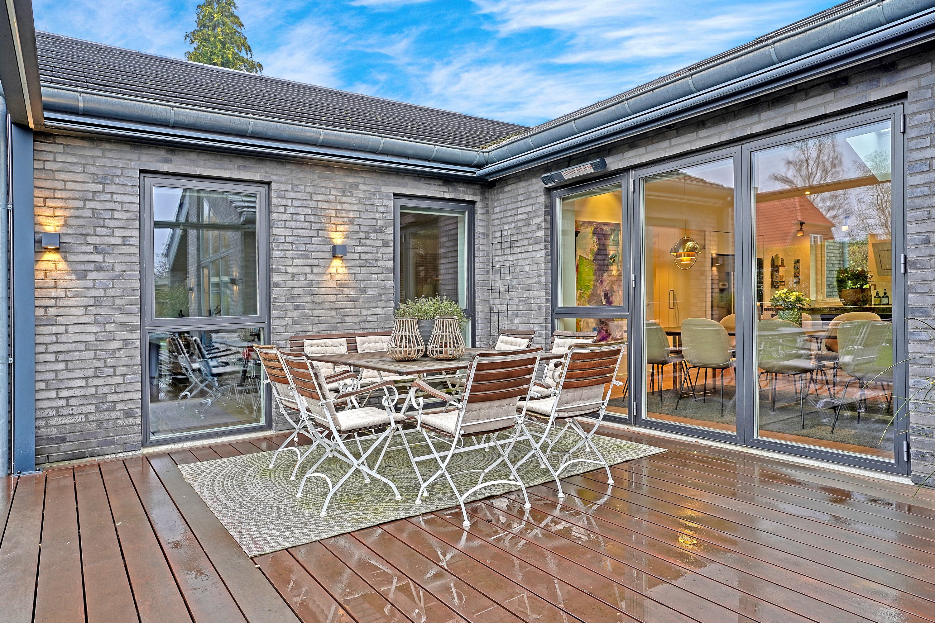 Fremhævet terrasse billede i fuldskærmstilstand. Billede af Ellevej 6, 3400 Hillerød