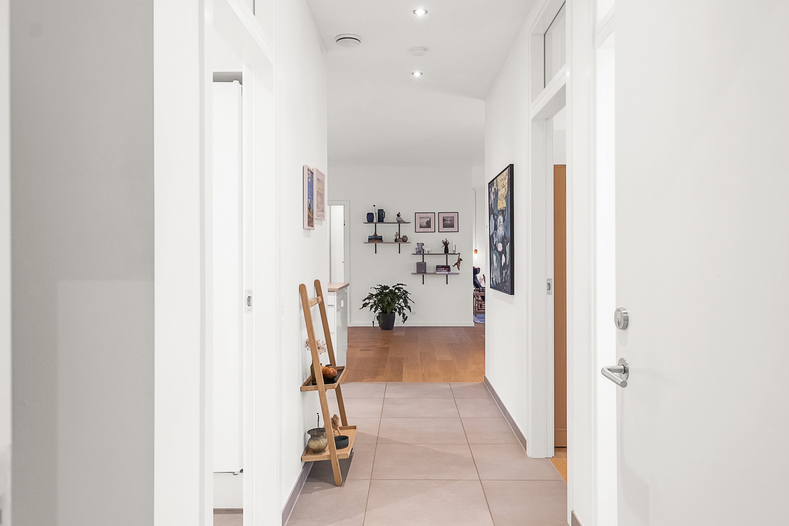 Fremhævet gang billede i fuldskærmstilstand. Billede af Elsted Kirkevej 14A, 8520 Lystrup