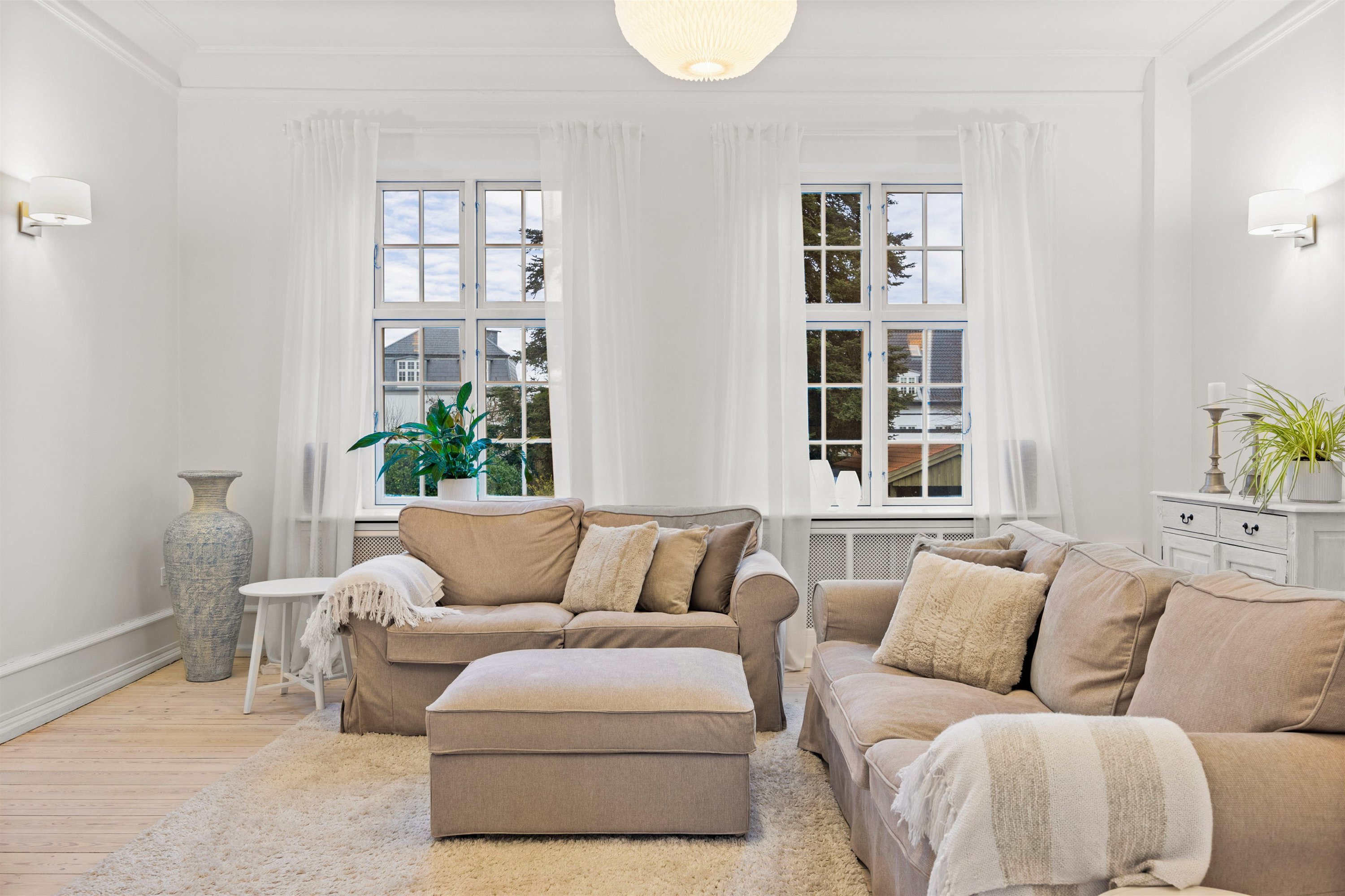 Fremhævet stue billede i fuldskærmstilstand. Billede af Højvænget 5, 3000 Helsingør