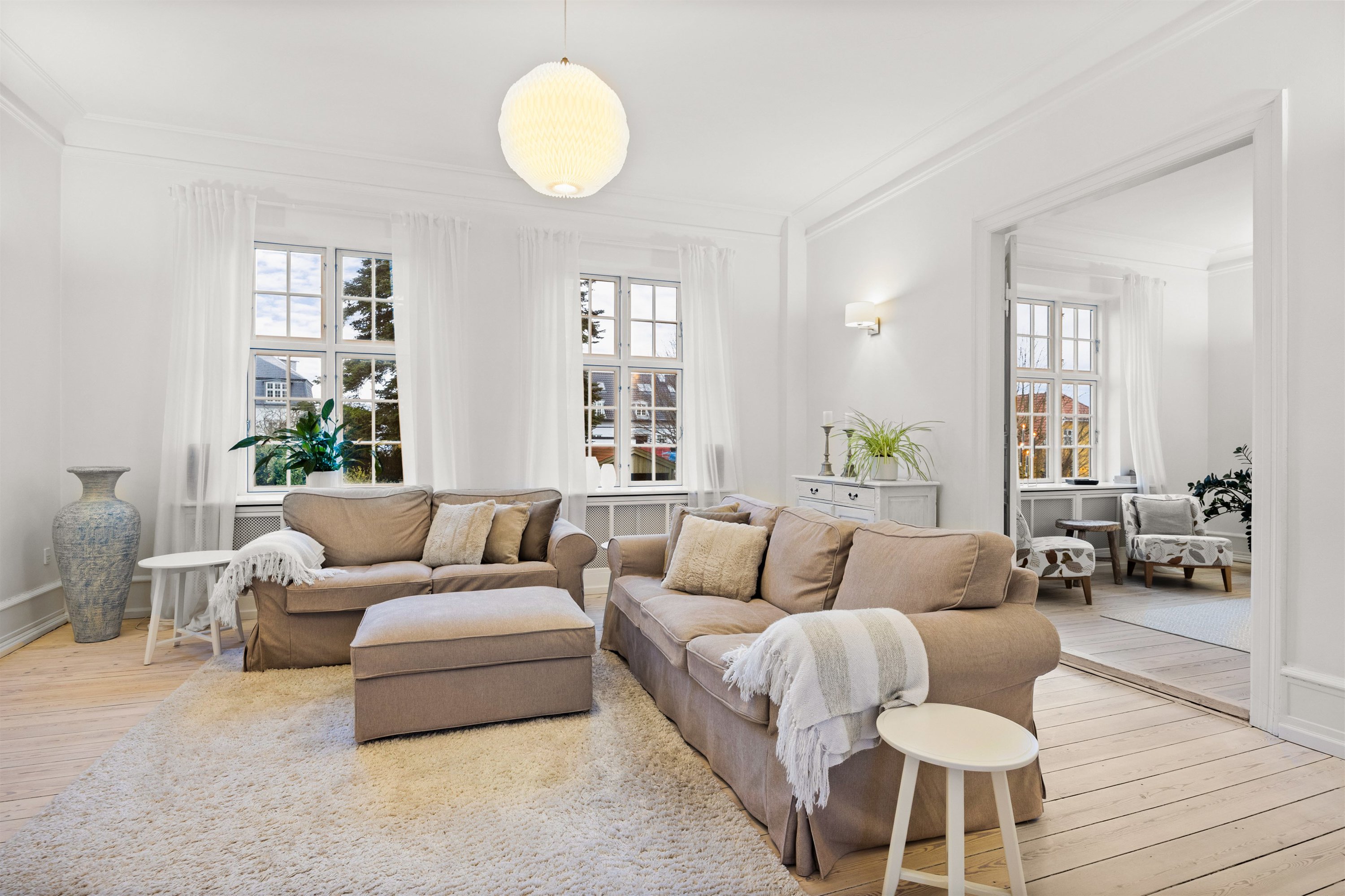 Fremhævet stue billede i fuldskærmstilstand. Billede af Højvænget 5, 3000 Helsingør