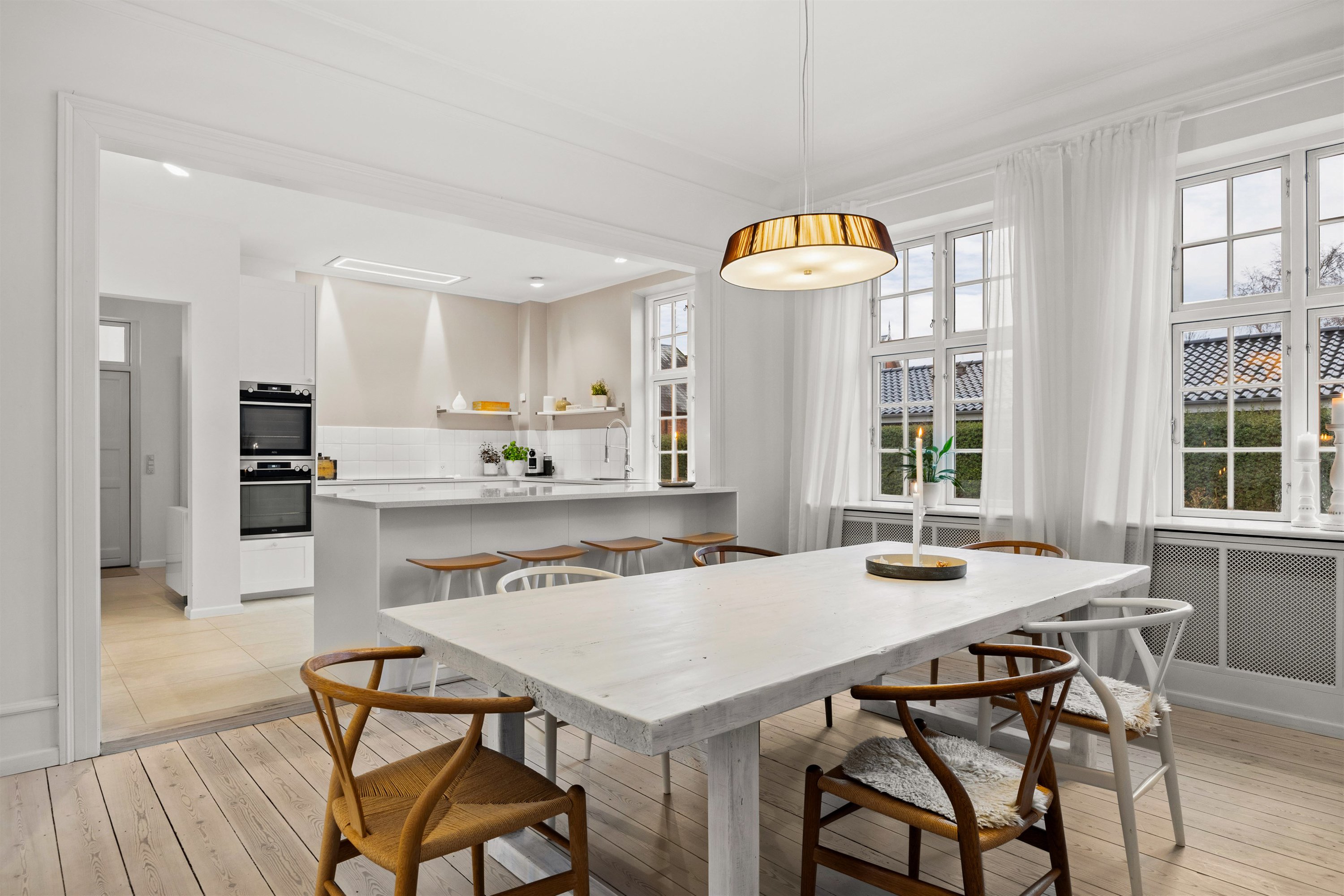 Fremhævet spisestue billede i fuldskærmstilstand. Billede af Højvænget 5, 3000 Helsingør