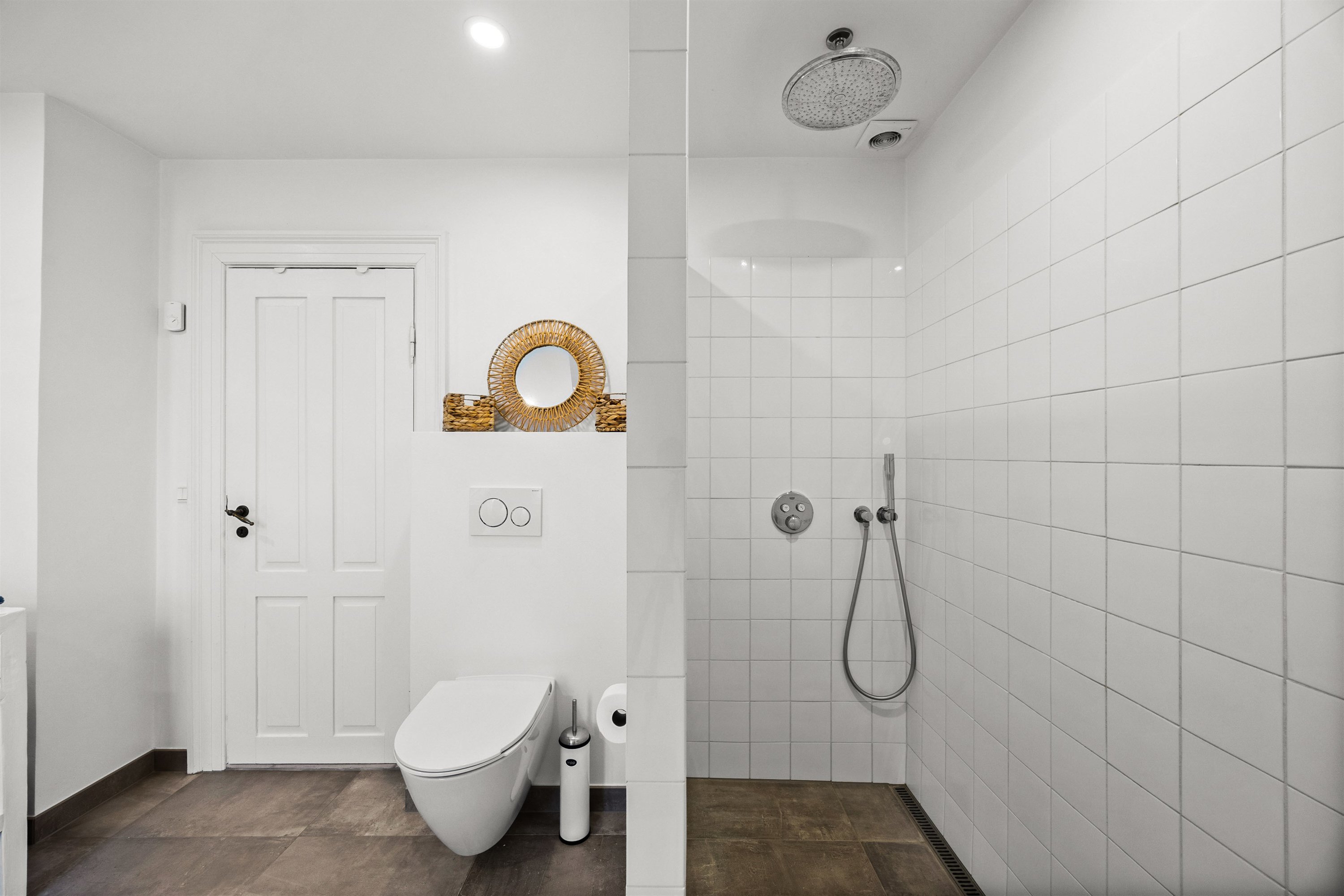 Fremhævet badeværelse billede i fuldskærmstilstand. Billede af Højvænget 5, 3000 Helsingør