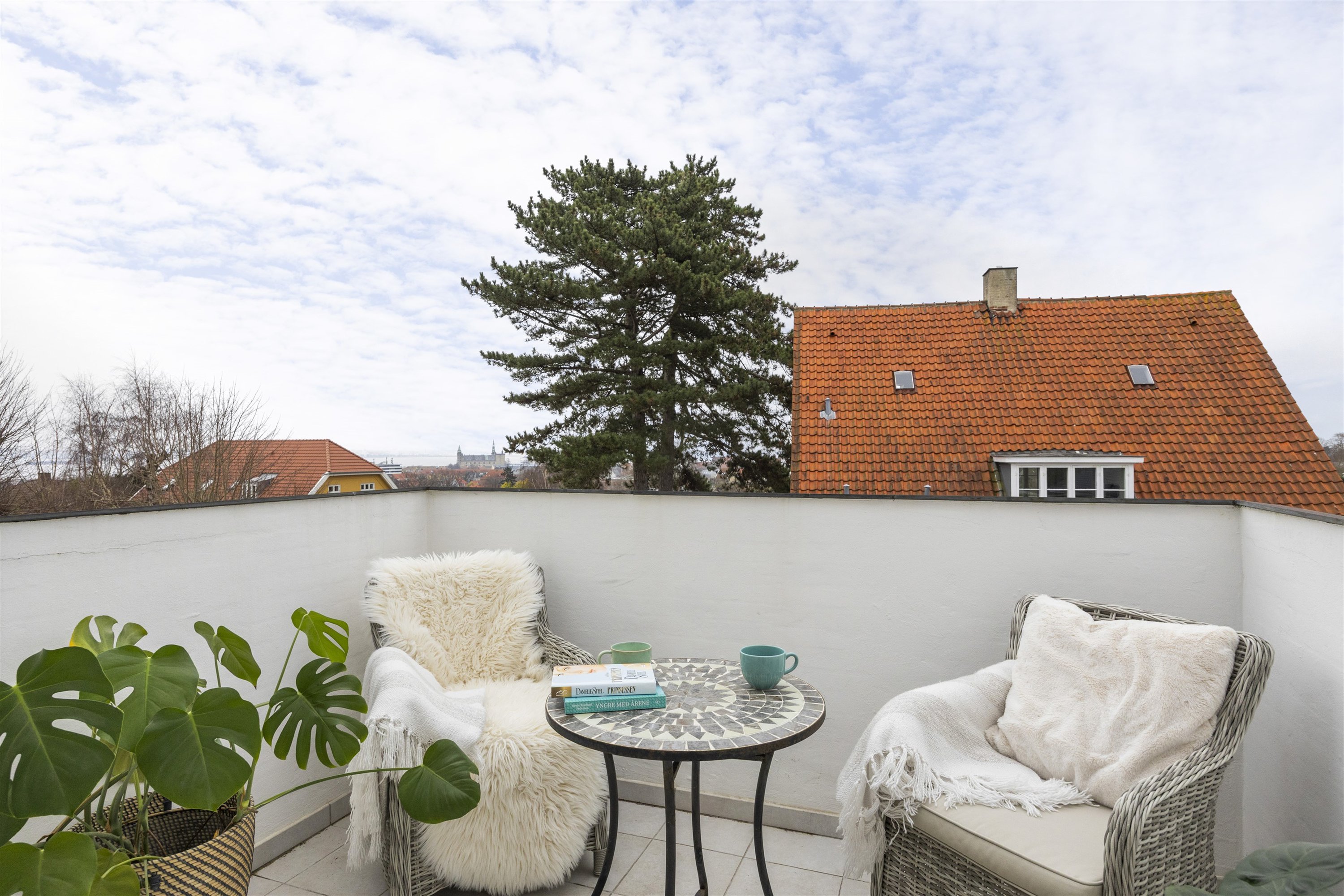 Fremhævet terrasse billede i fuldskærmstilstand. Billede af Højvænget 5, 3000 Helsingør