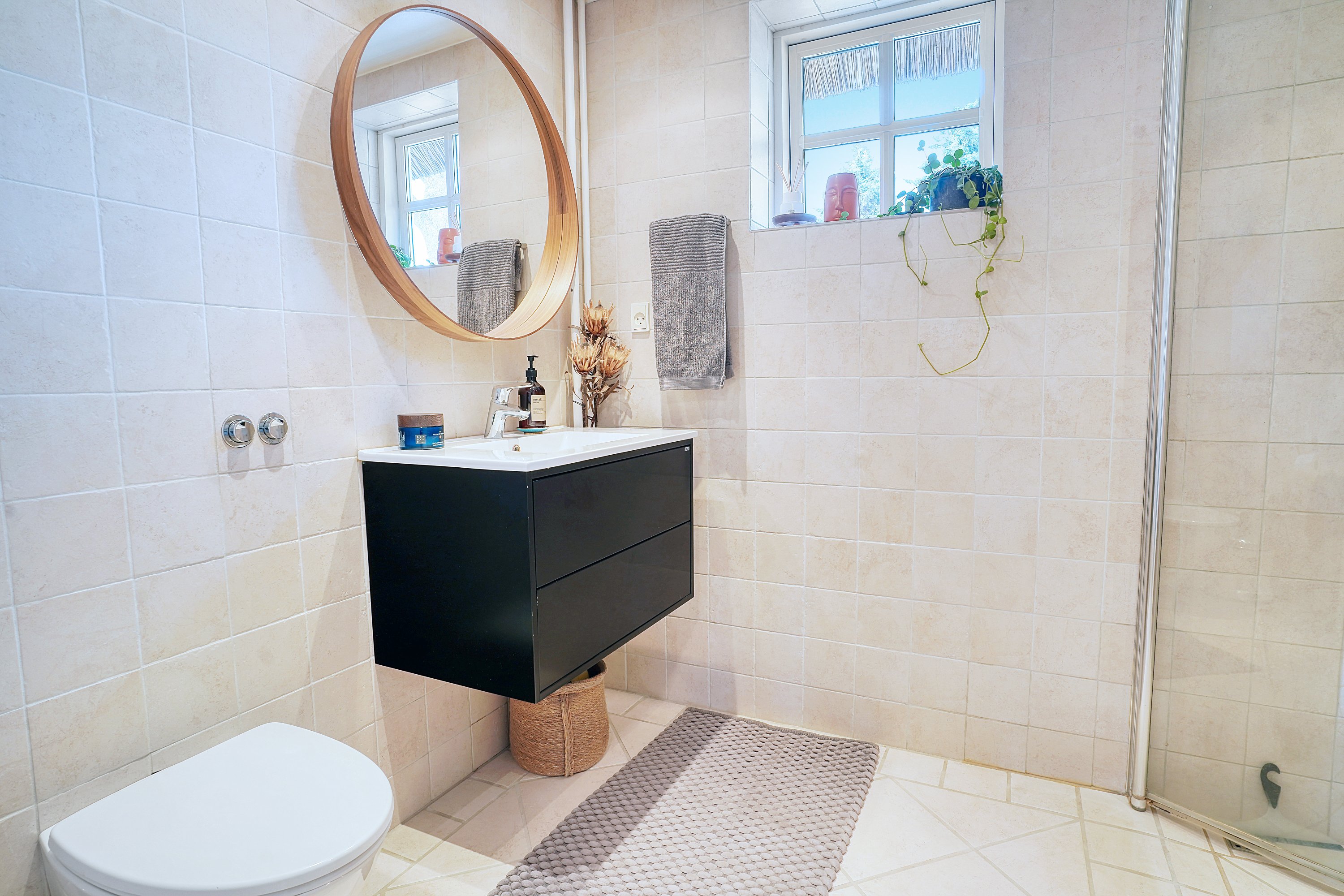 Fremhævet badeværelse billede i fuldskærmstilstand. Billede af Løvdalsvej 4, 3000 Helsingør