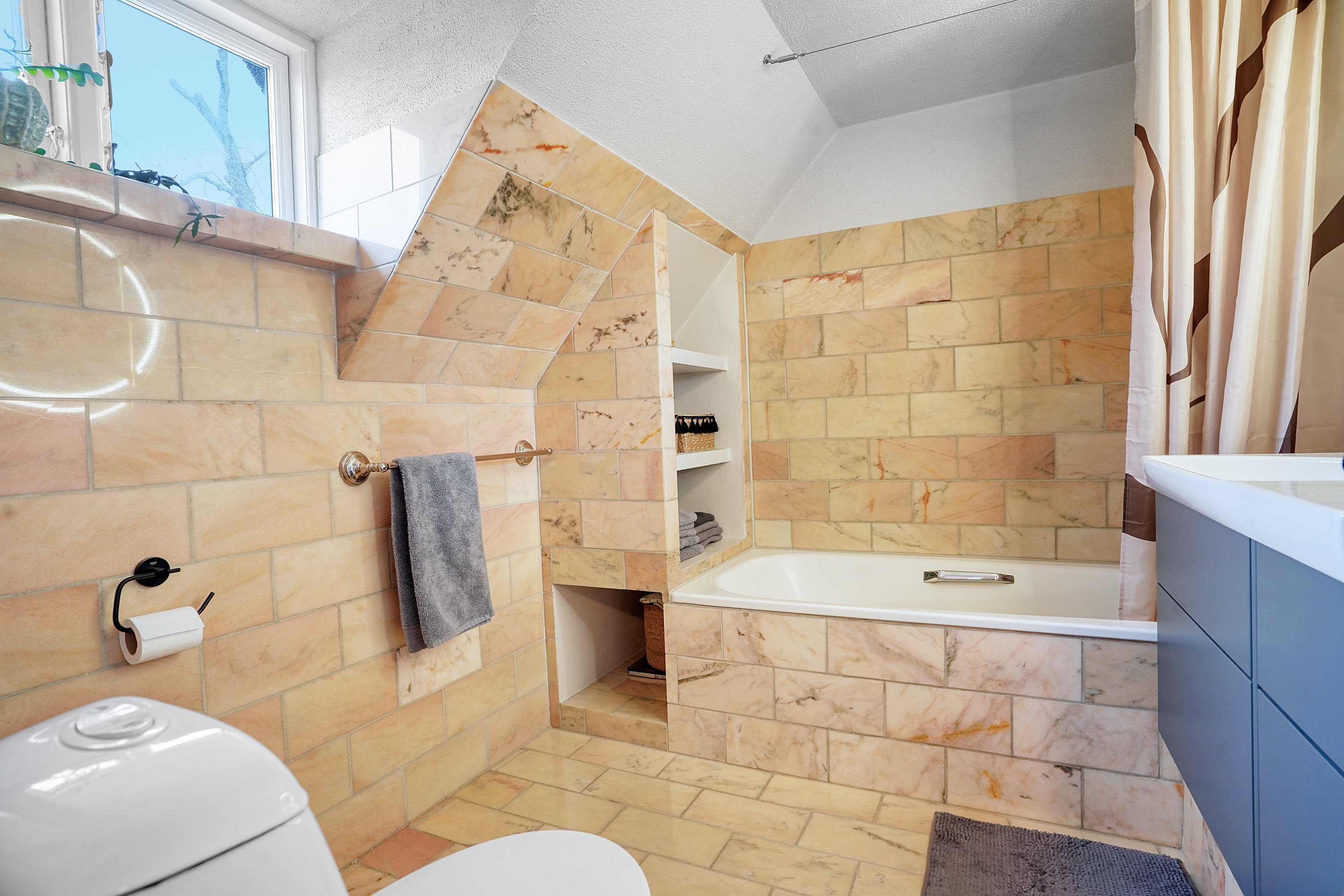 Fremhævet badeværelse billede i fuldskærmstilstand. Billede af Løvdalsvej 4, 3000 Helsingør