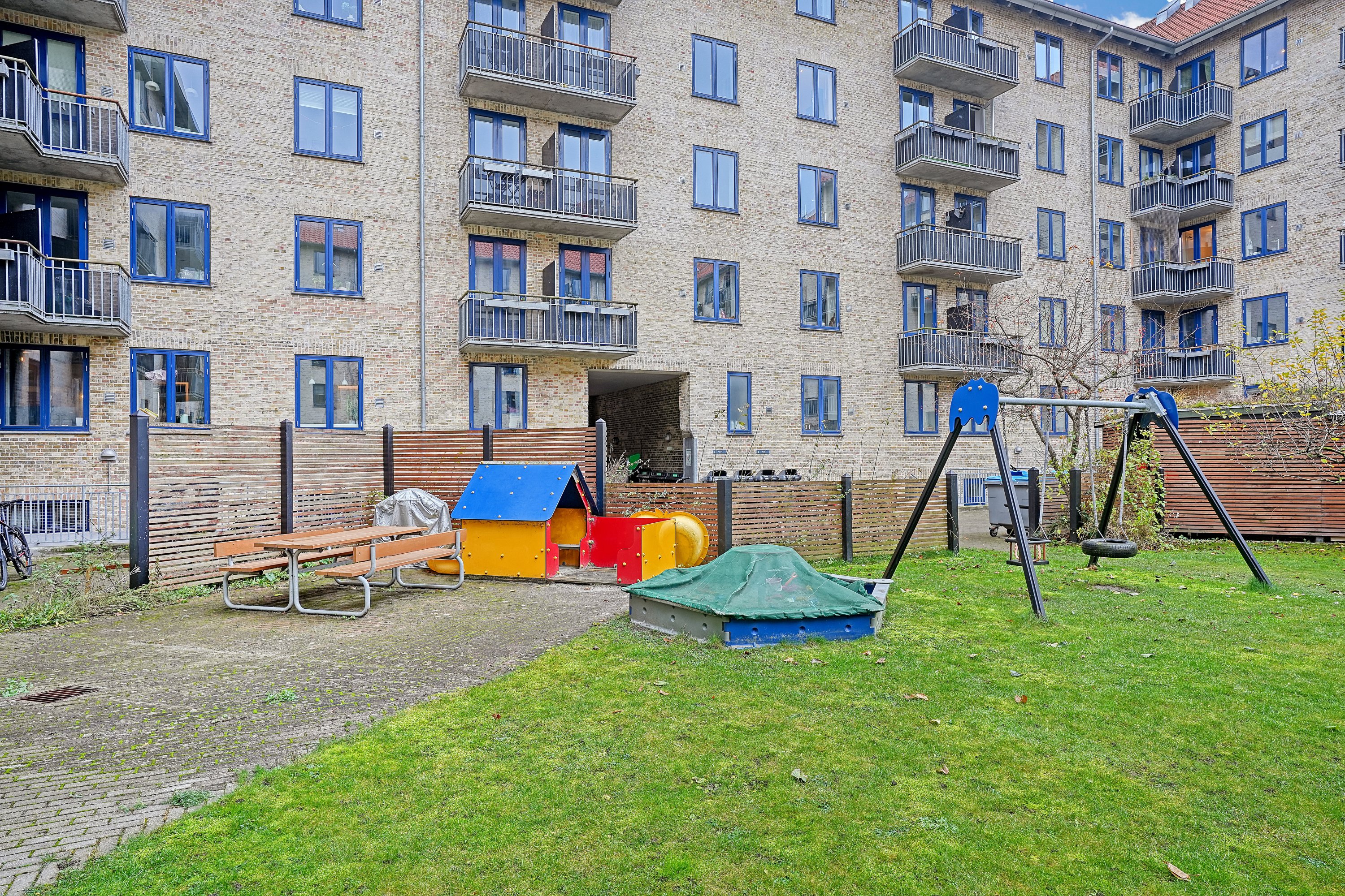 Fremhævet gårdmiljø billede i fuldskærmstilstand. Billede af Blankavej 14, 4. th., 2500 Valby