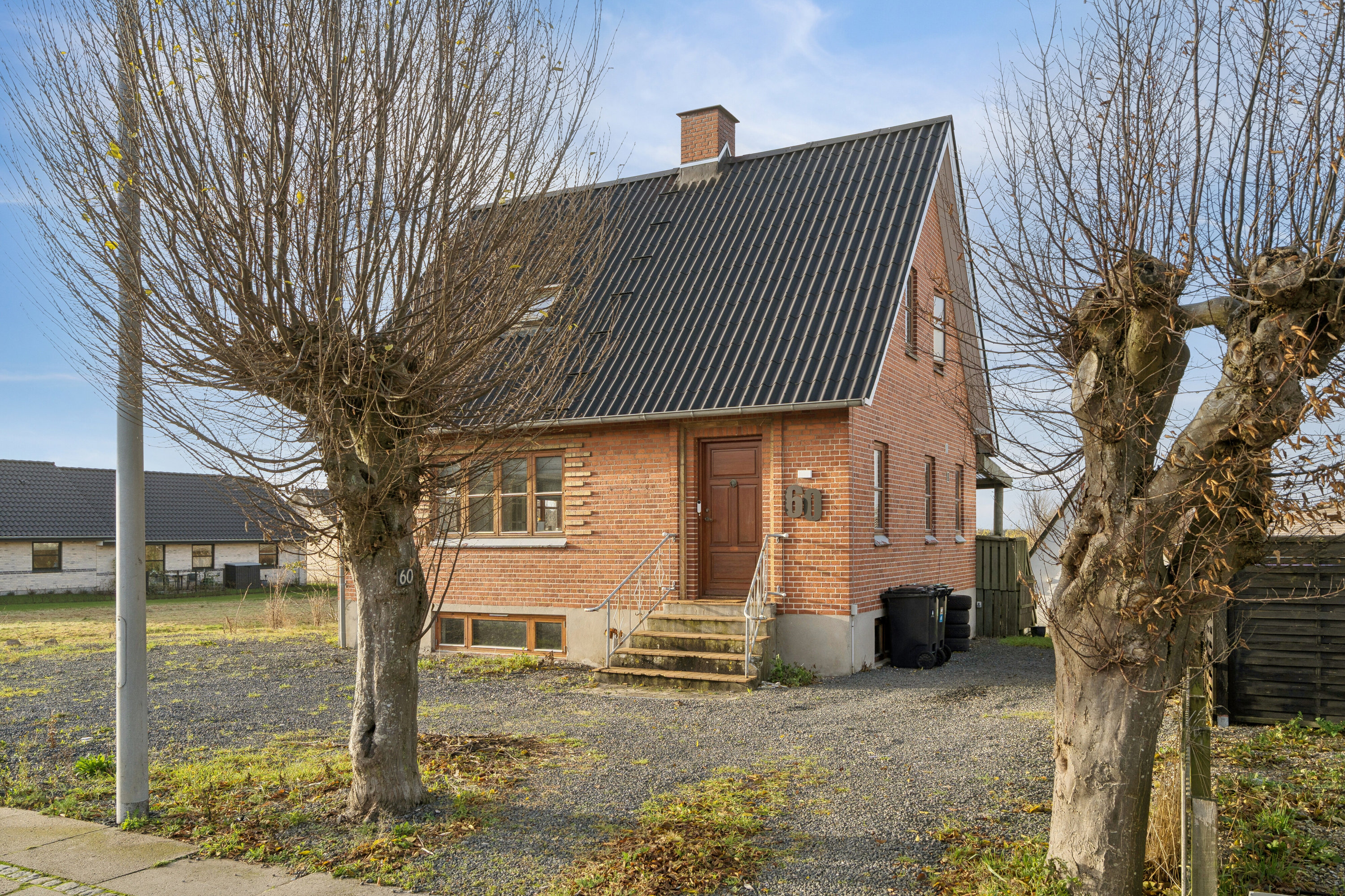 Miniaturebillede 1: set fra vejen. Billede af Albanivej 60, Nørre Lyndelse, 5792 Årslev