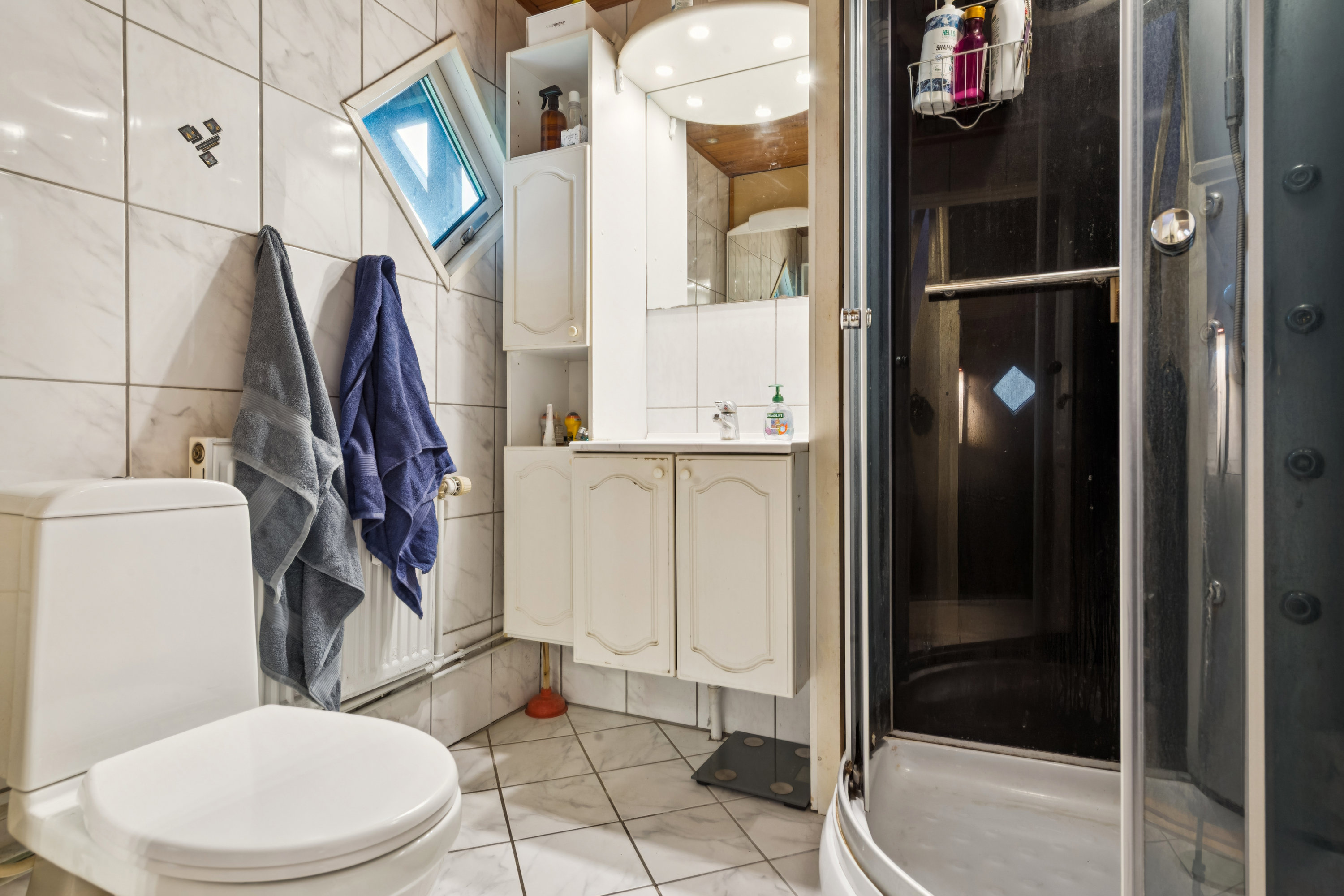 Fremhævet badeværelse billede i fuldskærmstilstand. Billede af Boserupvej 3, 2700 Brønshøj