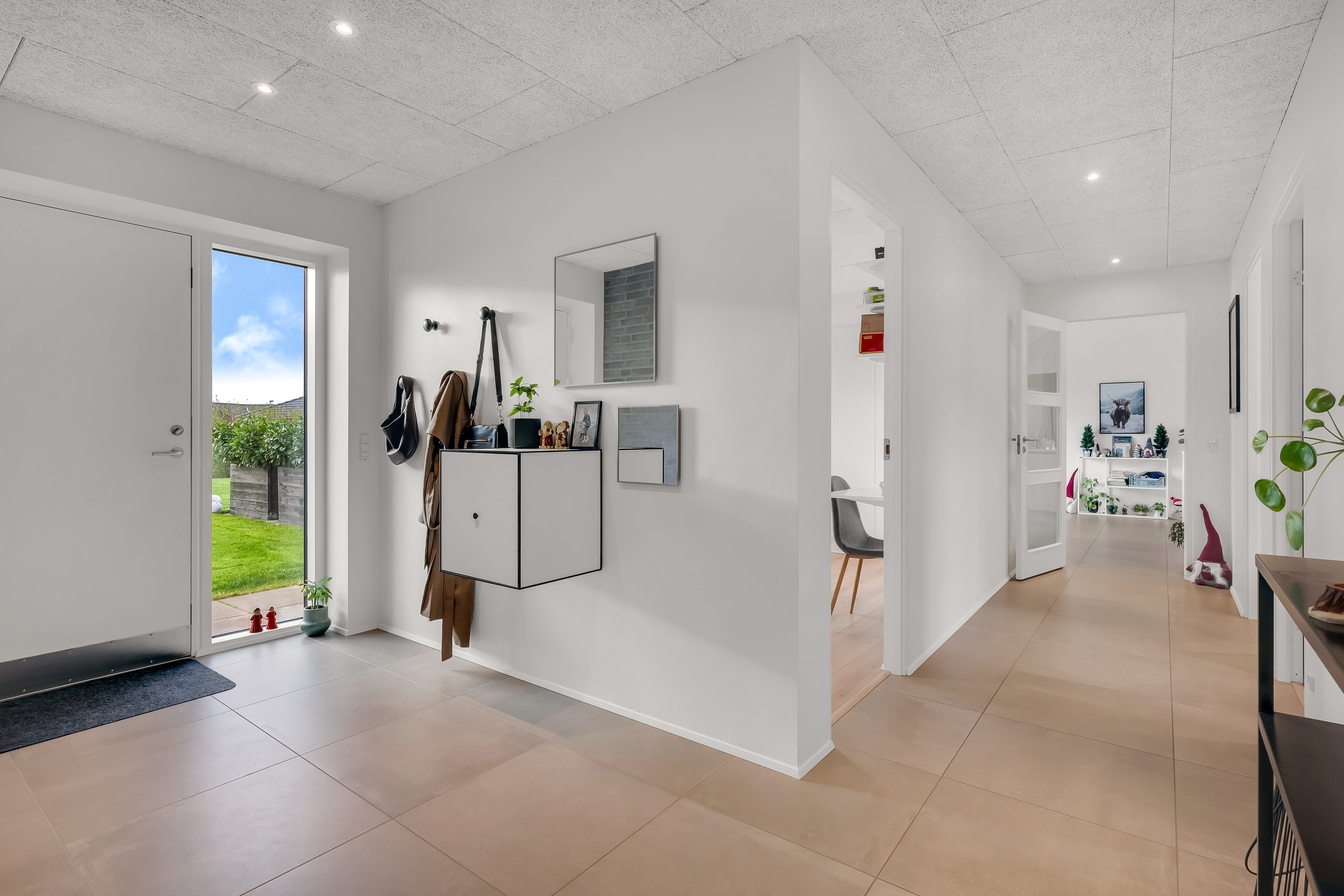 Fremhævet entré billede i fuldskærmstilstand. Billede af Hvalfisken 67, Mejrup, 7500 Holstebro