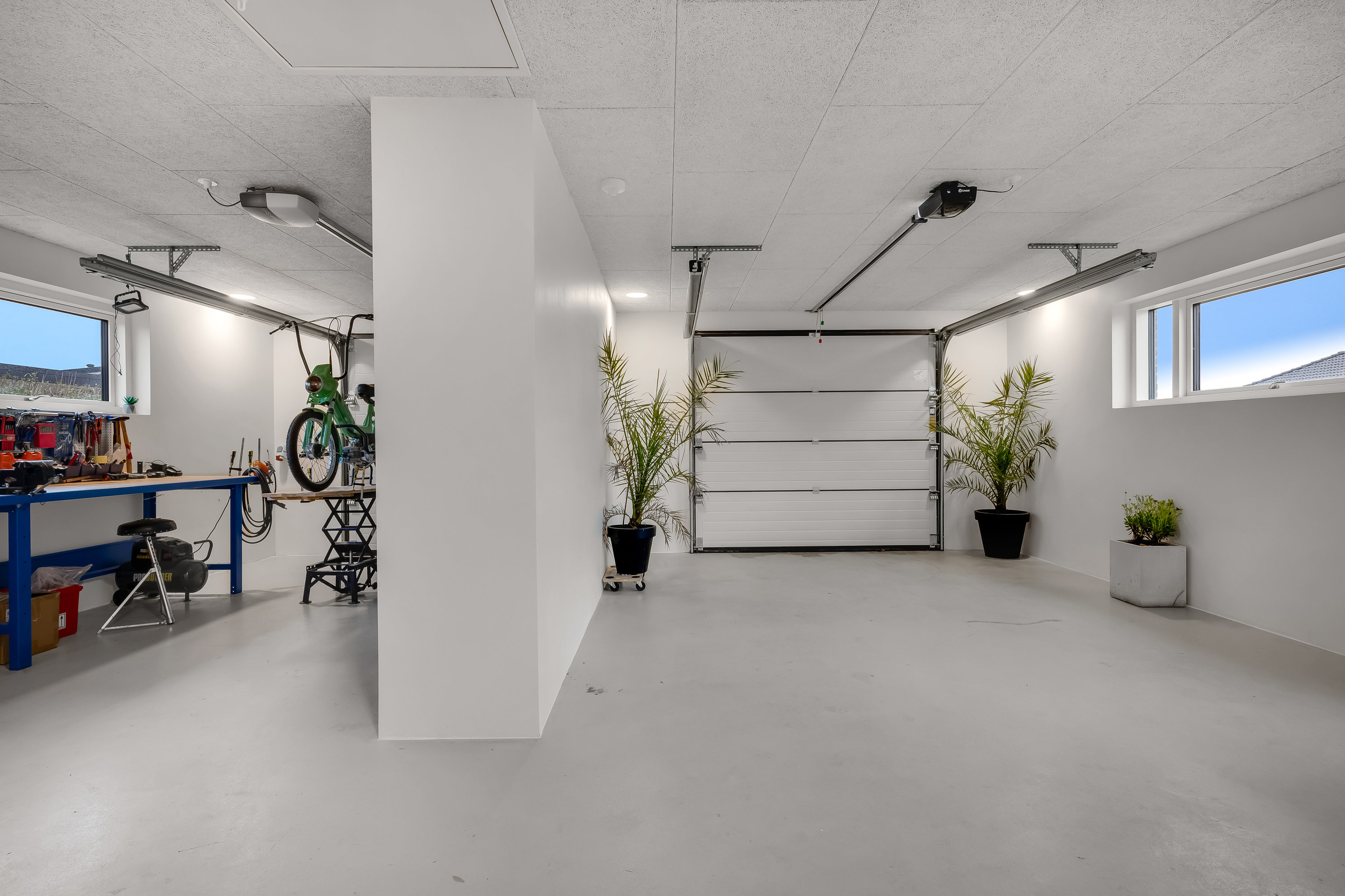 Fremhævet garage billede i fuldskærmstilstand. Billede af Hvalfisken 67, Mejrup, 7500 Holstebro