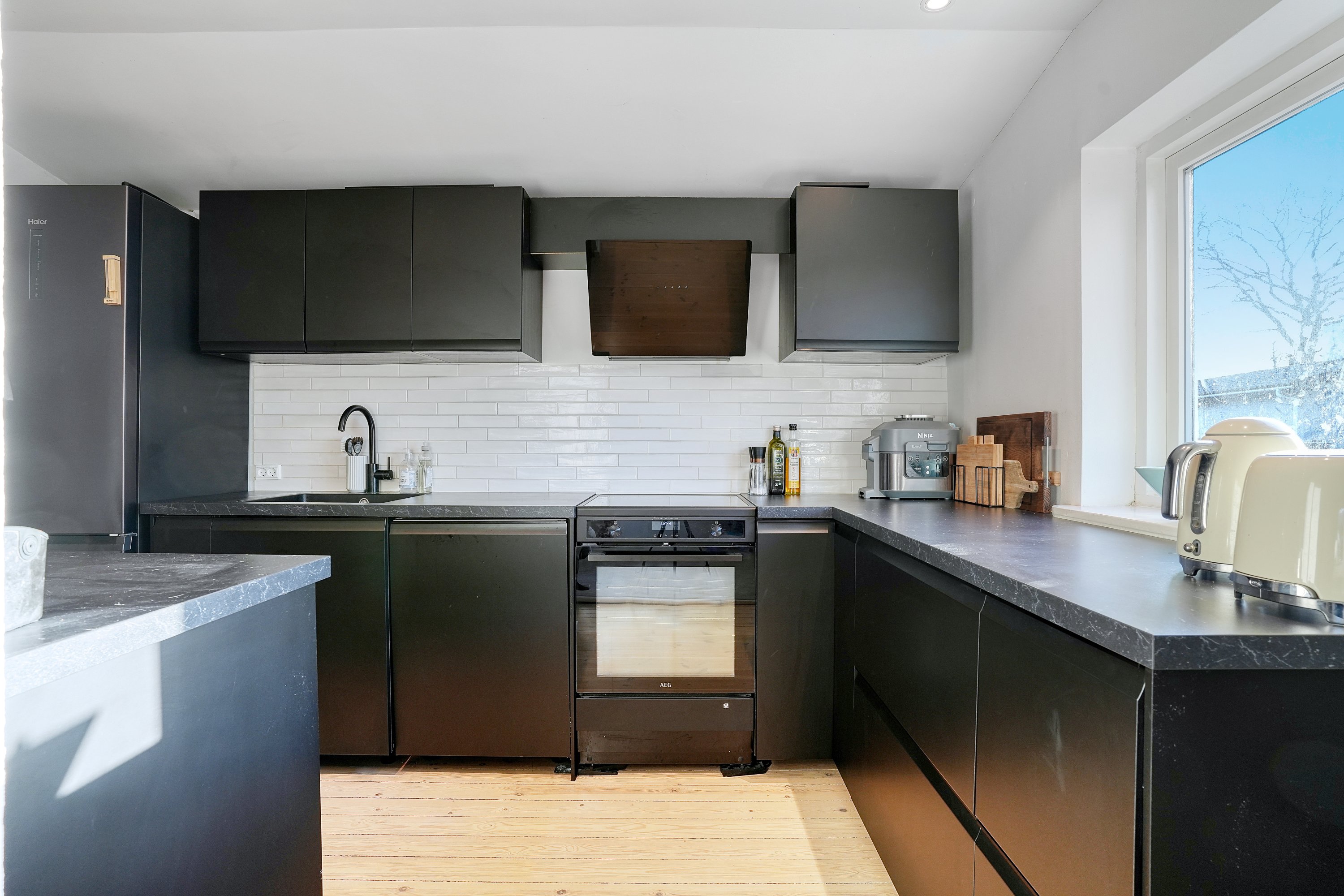 Fremhævet køkken billede i fuldskærmstilstand. Billede af Drosselvej 6, 3000 Helsingør