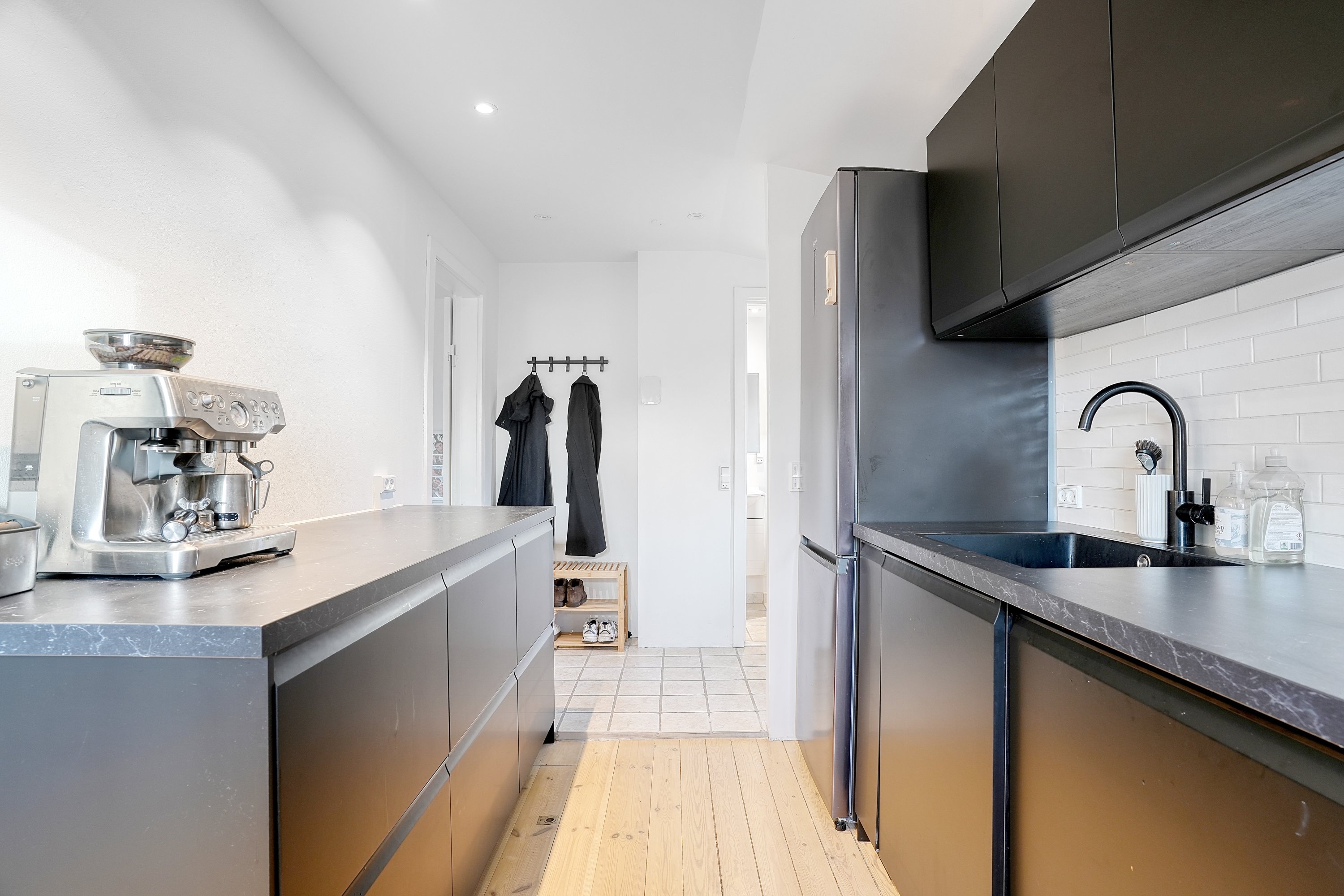 Fremhævet køkken billede i fuldskærmstilstand. Billede af Drosselvej 6, 3000 Helsingør