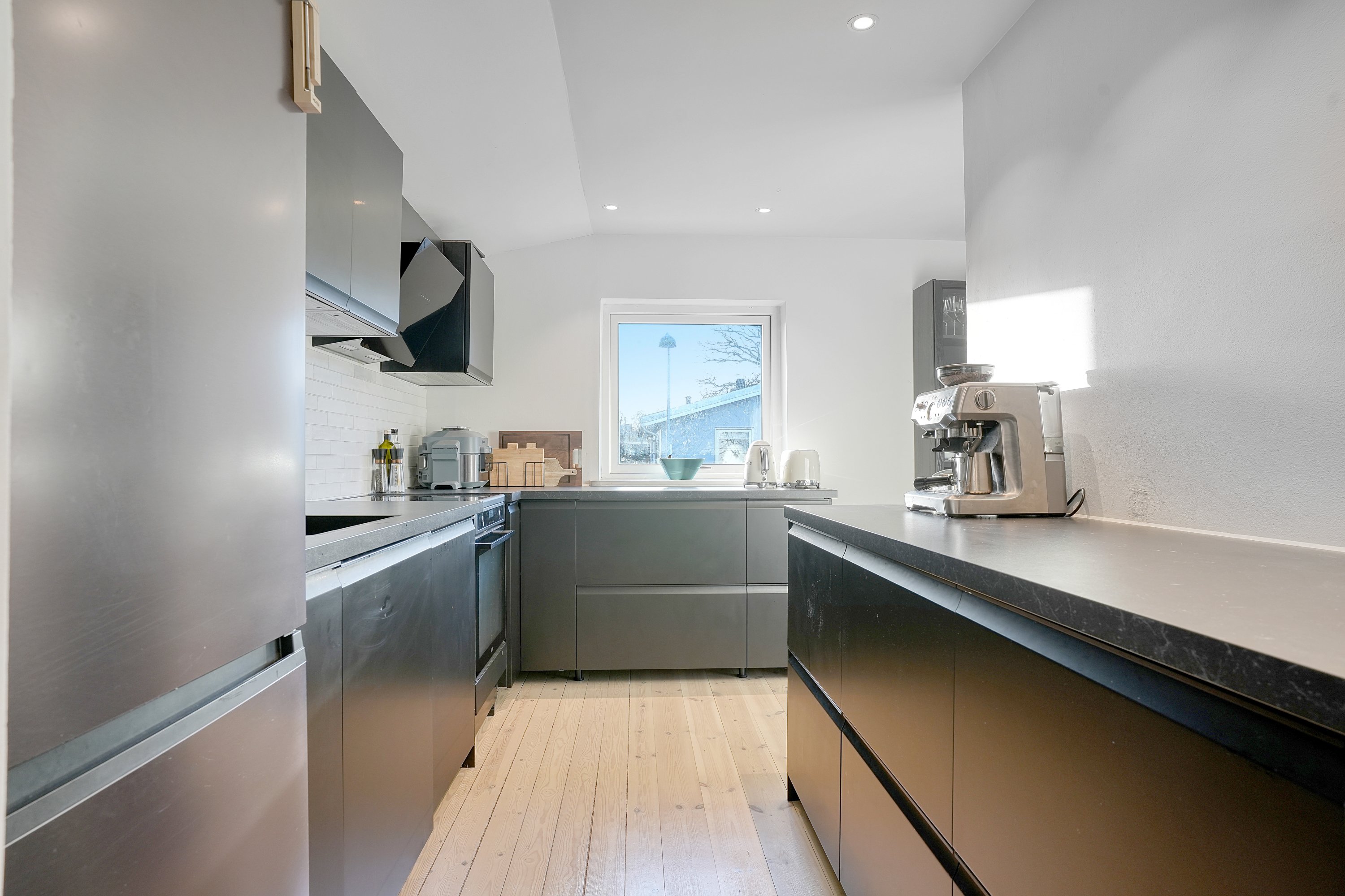 Fremhævet køkken billede i fuldskærmstilstand. Billede af Drosselvej 6, 3000 Helsingør