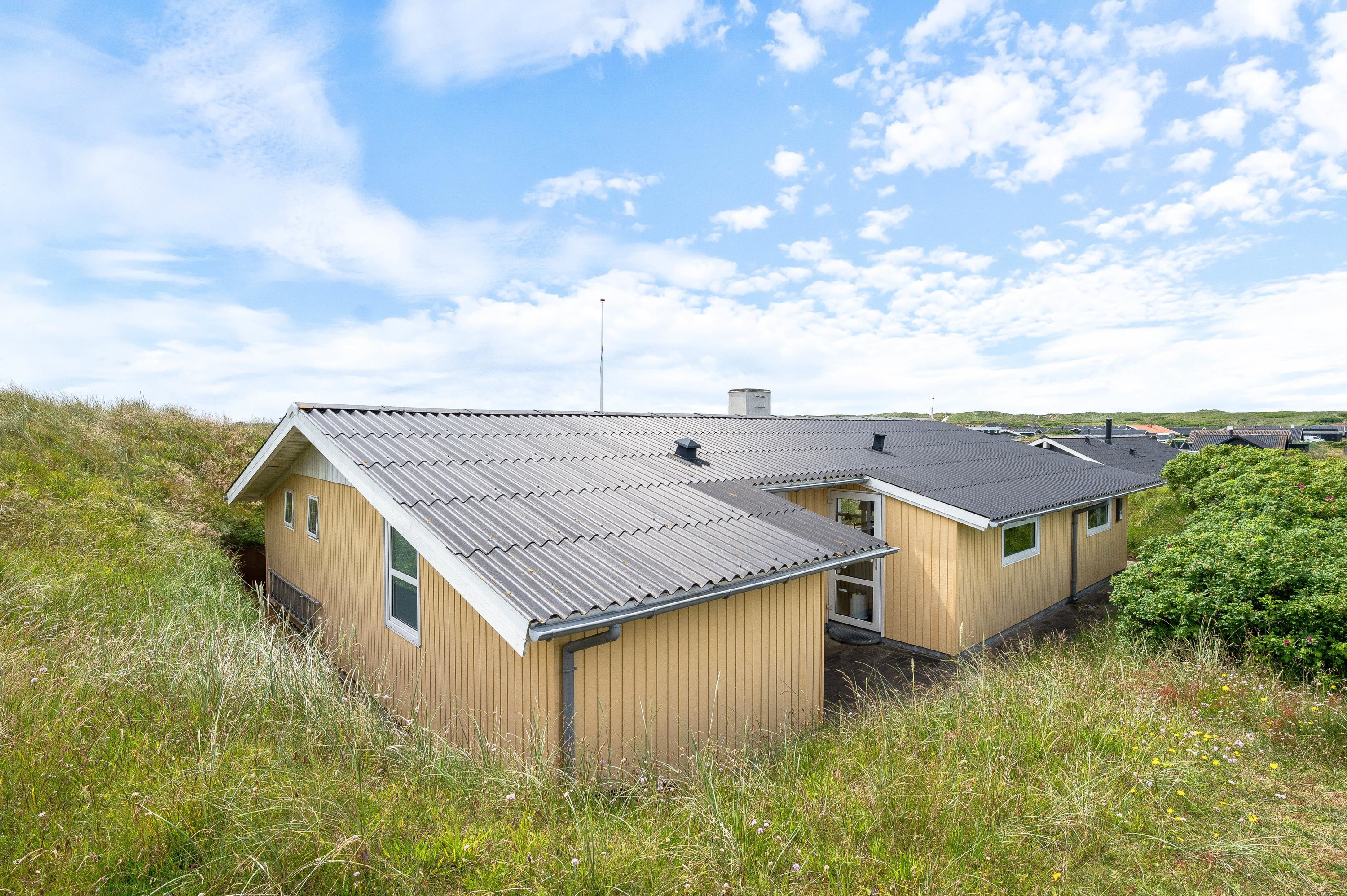 Fremhævet  billede i fuldskærmstilstand. Billede af Bjerregårdsvej 322, Bjerregaard, 6960 Hvide Sande