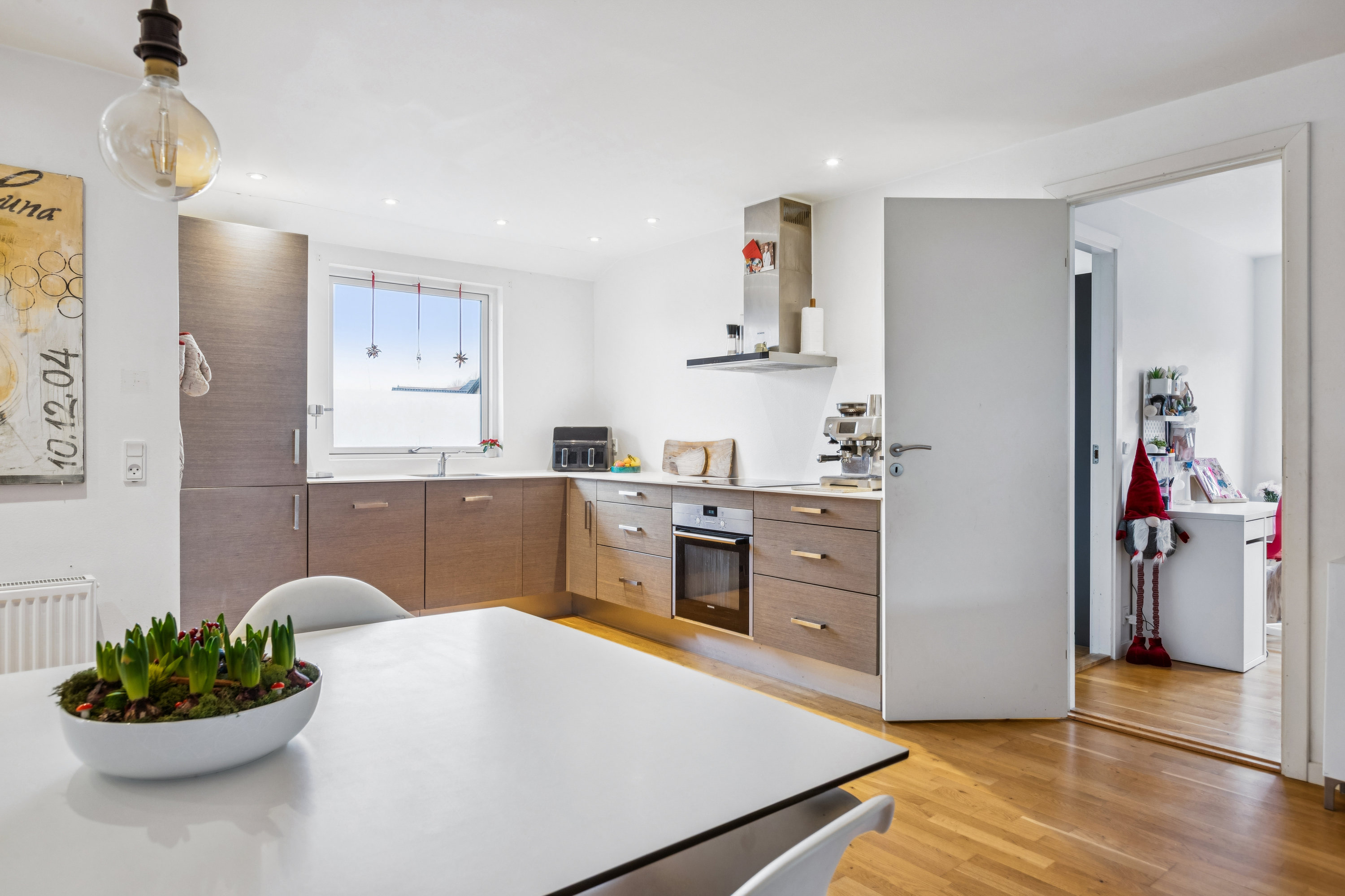 Fremhævet stue billede i fuldskærmstilstand. Billede af Sønderholm Alle 29, 2770 Kastrup