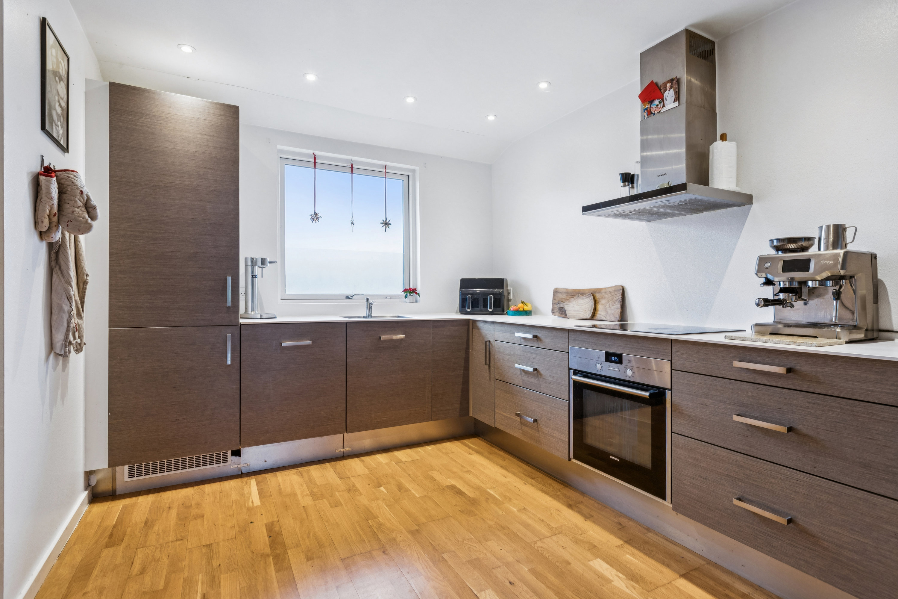 Fremhævet køkken billede i fuldskærmstilstand. Billede af Sønderholm Alle 29, 2770 Kastrup