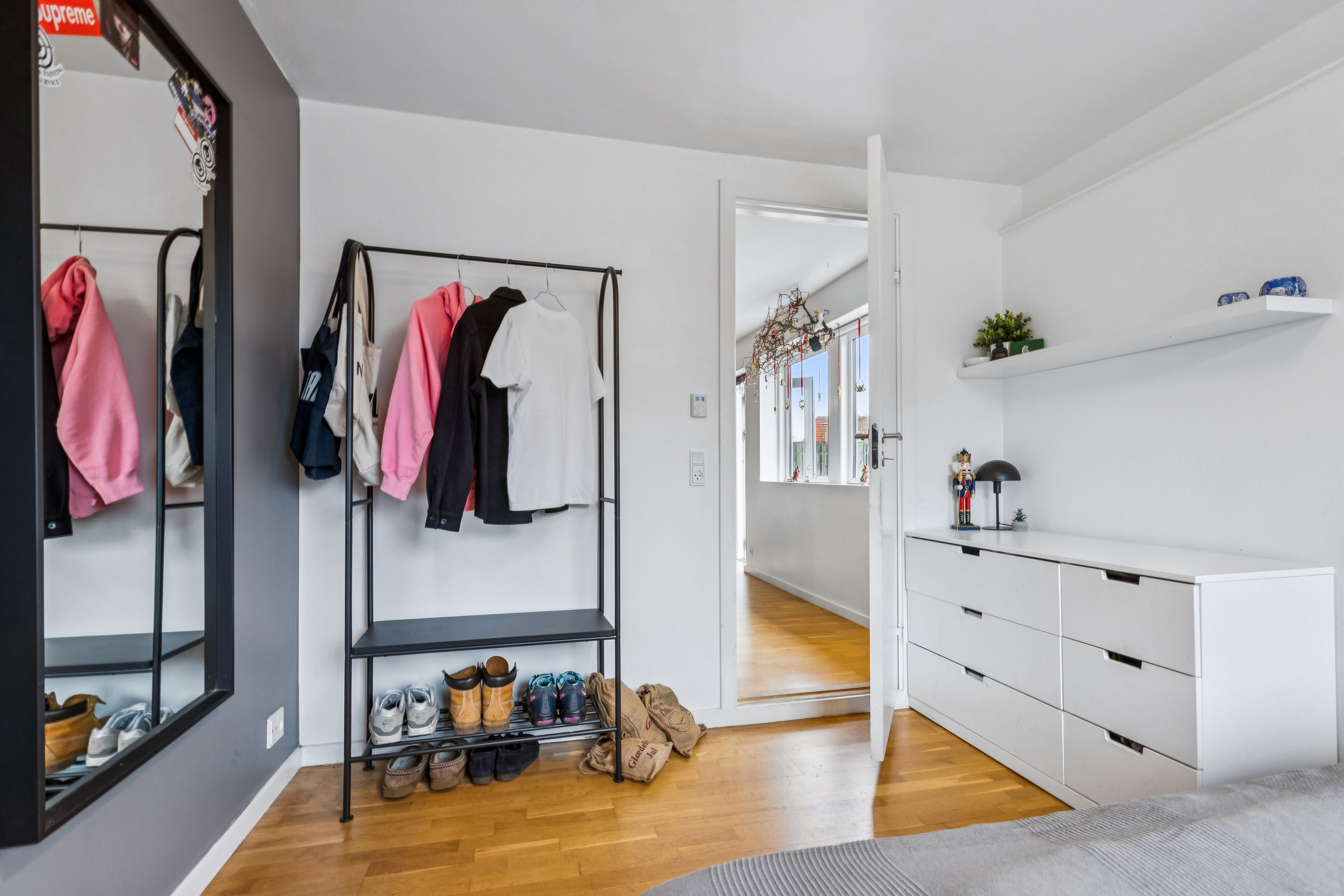 Fremhævet værelse billede i fuldskærmstilstand. Billede af Sønderholm Alle 29, 2770 Kastrup