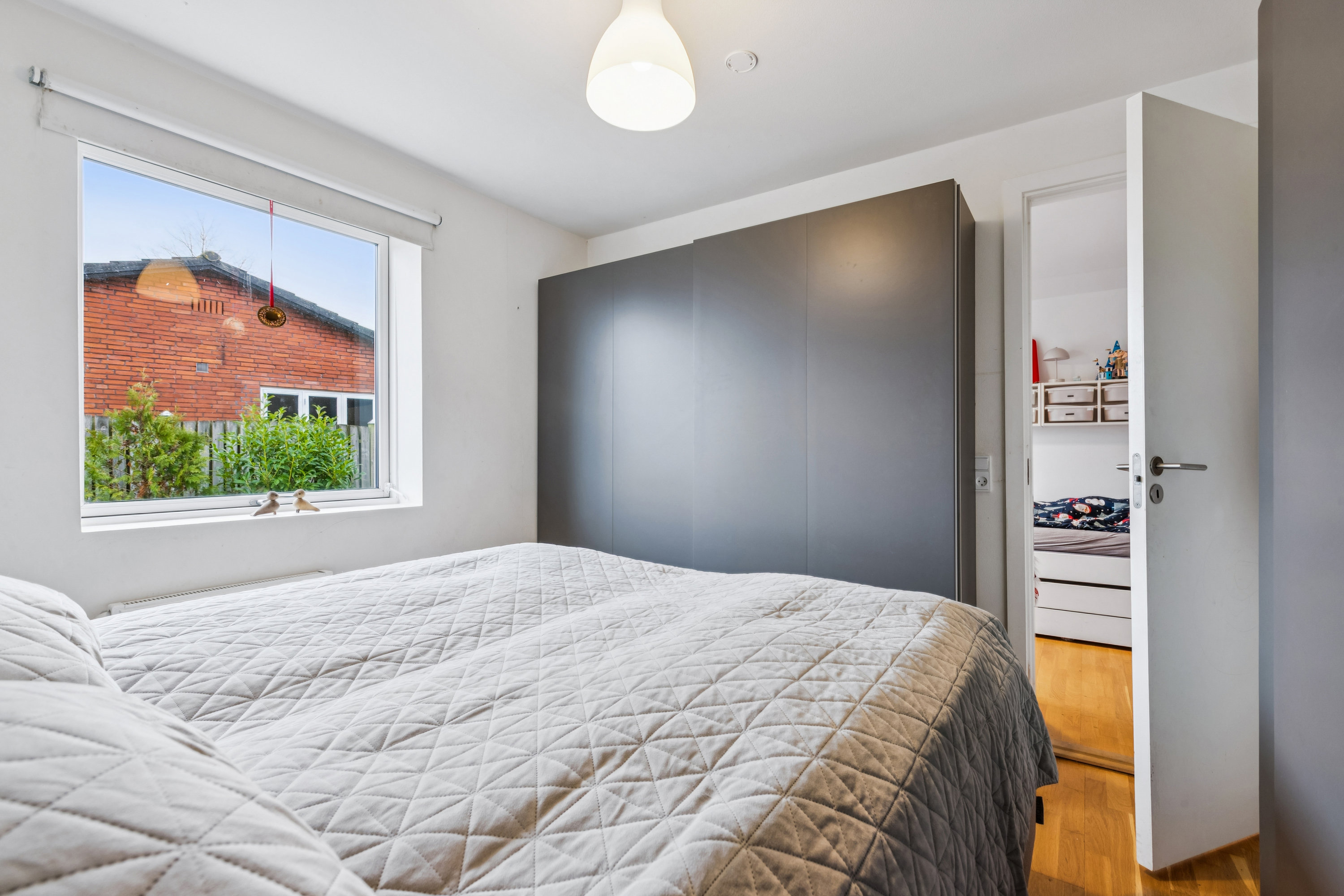 Fremhævet værelse billede i fuldskærmstilstand. Billede af Sønderholm Alle 29, 2770 Kastrup