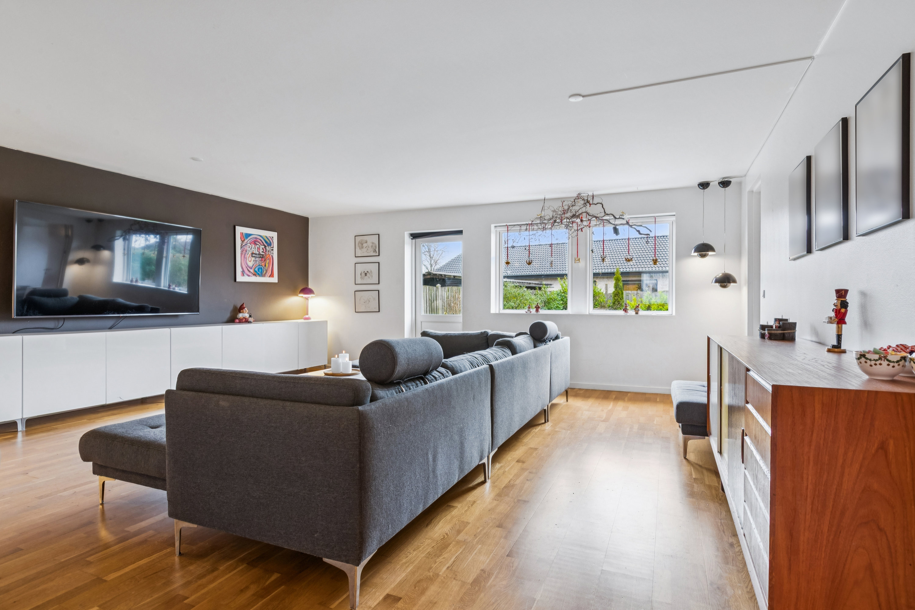 Fremhævet stue billede i fuldskærmstilstand. Billede af Sønderholm Alle 29, 2770 Kastrup