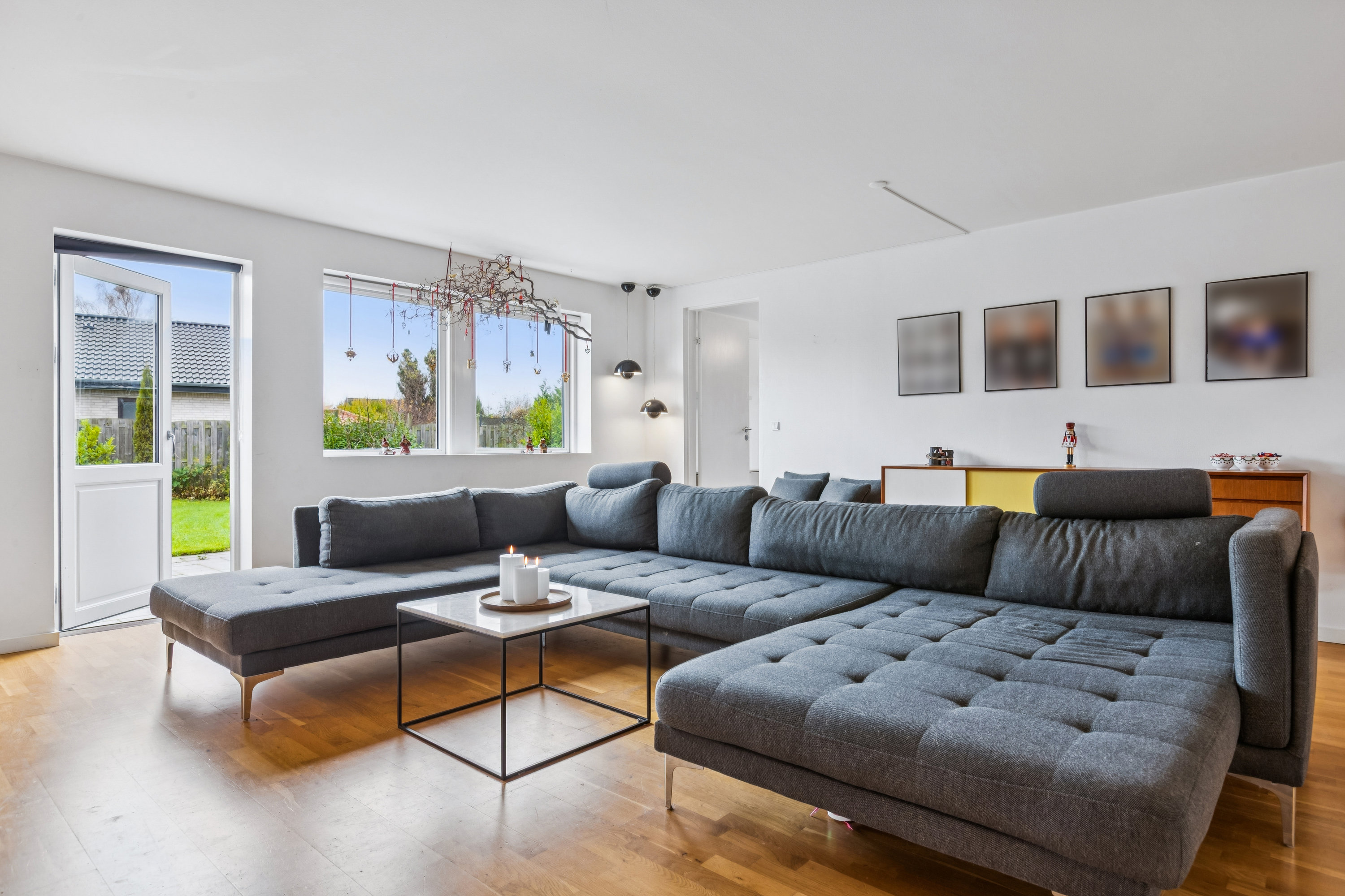 Fremhævet stue billede i fuldskærmstilstand. Billede af Sønderholm Alle 29, 2770 Kastrup