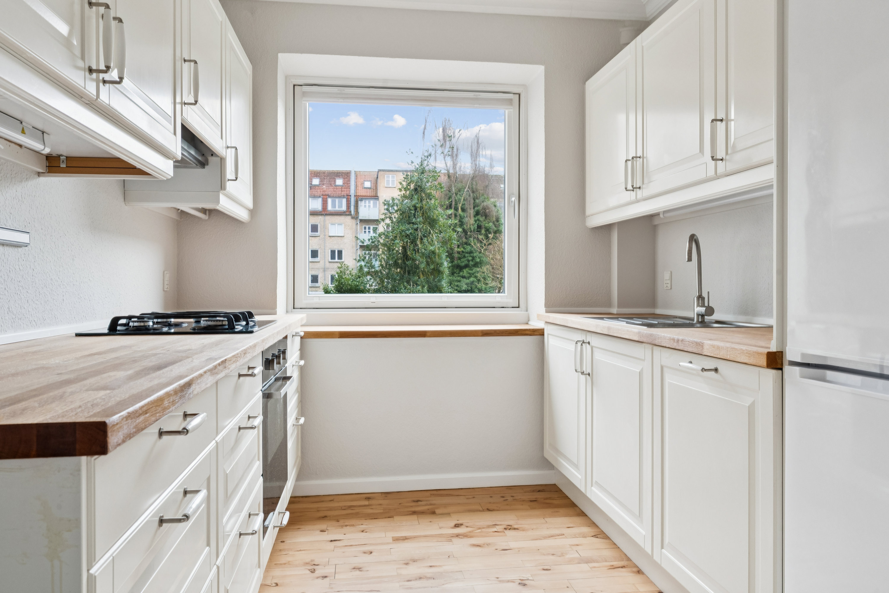 Fremhævet køkken billede i fuldskærmstilstand. Billede af Peder Skrams Gade 33, st.. tv., 9000 Aalborg