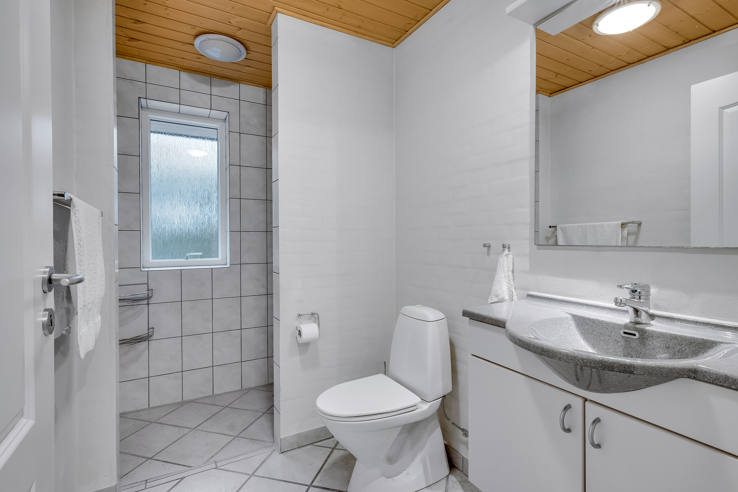 Fremhævet badeværelse billede i fuldskærmstilstand. Billede af Hyldevej 9, 7570 Vemb