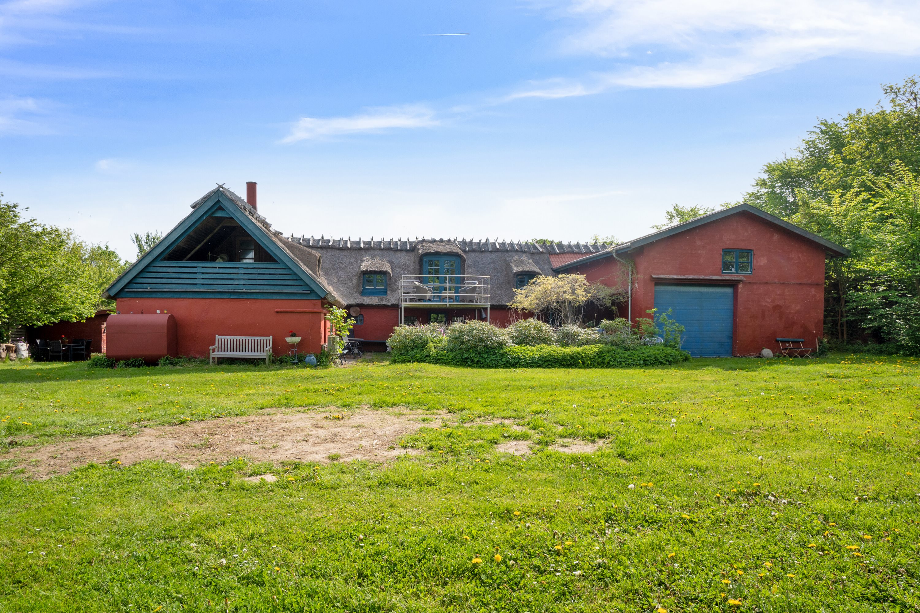 Fremhævet set fra haven billede i fuldskærmstilstand. Billede af Farvergårdsvej 17, 3210 Vejby