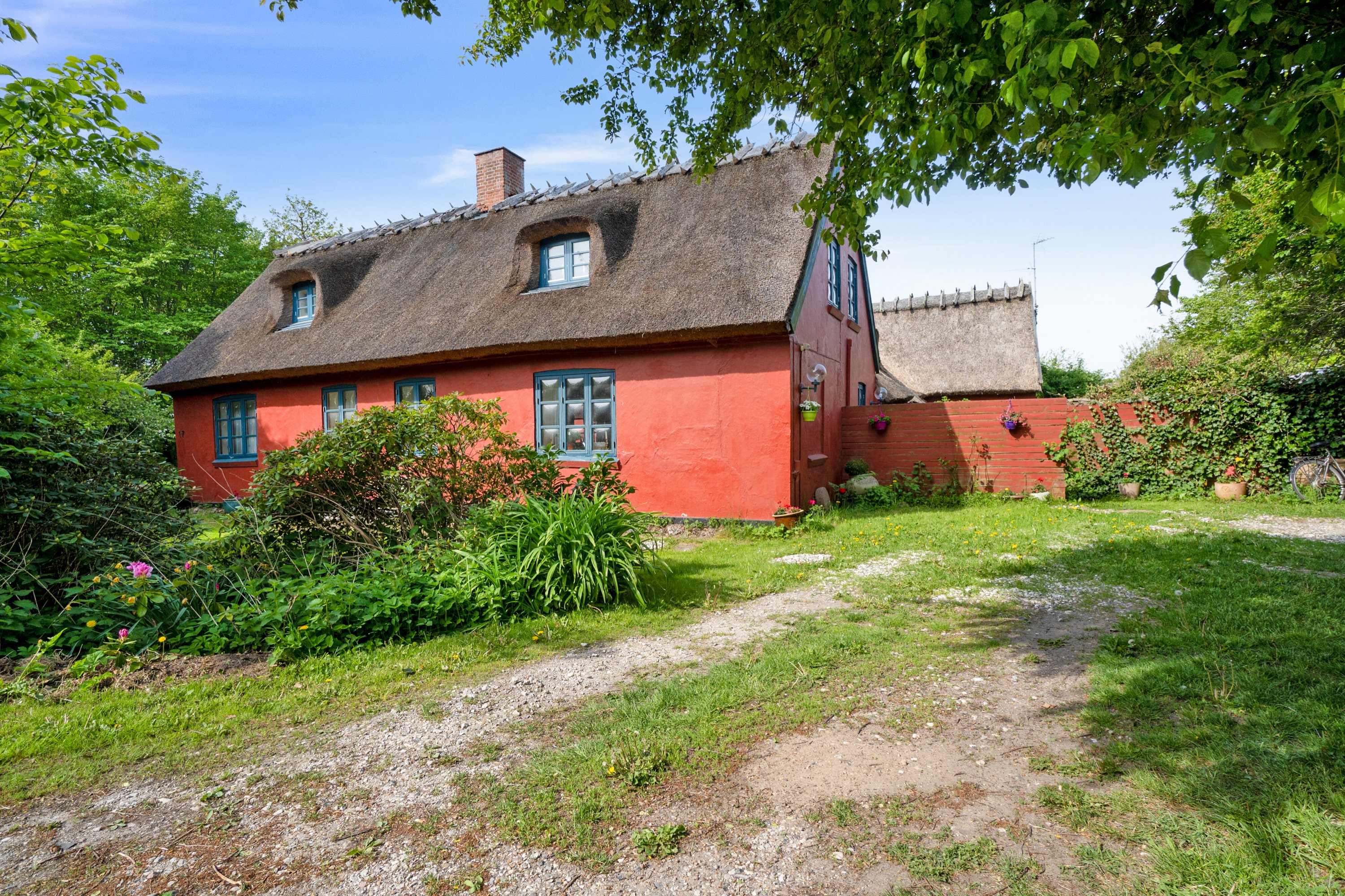 Fremhævet set fra vejen billede i fuldskærmstilstand. Billede af Farvergårdsvej 17, 3210 Vejby