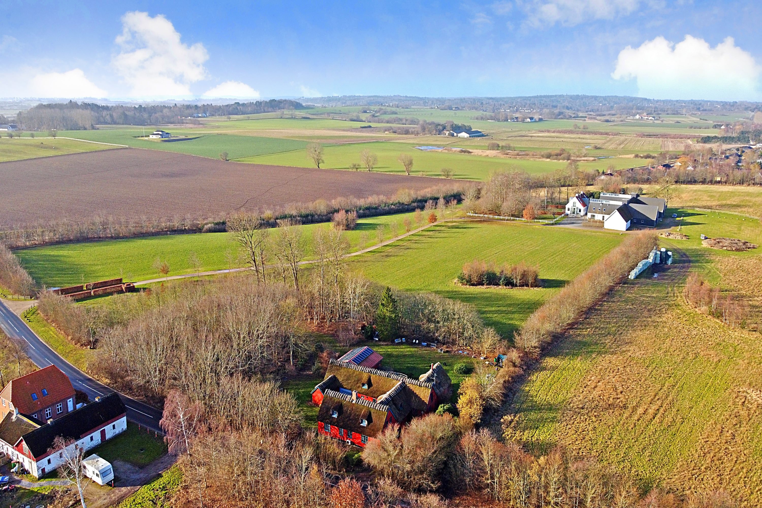 Fremhævet luftfoto billede i fuldskærmstilstand. Billede af Farvergårdsvej 17, 3210 Vejby