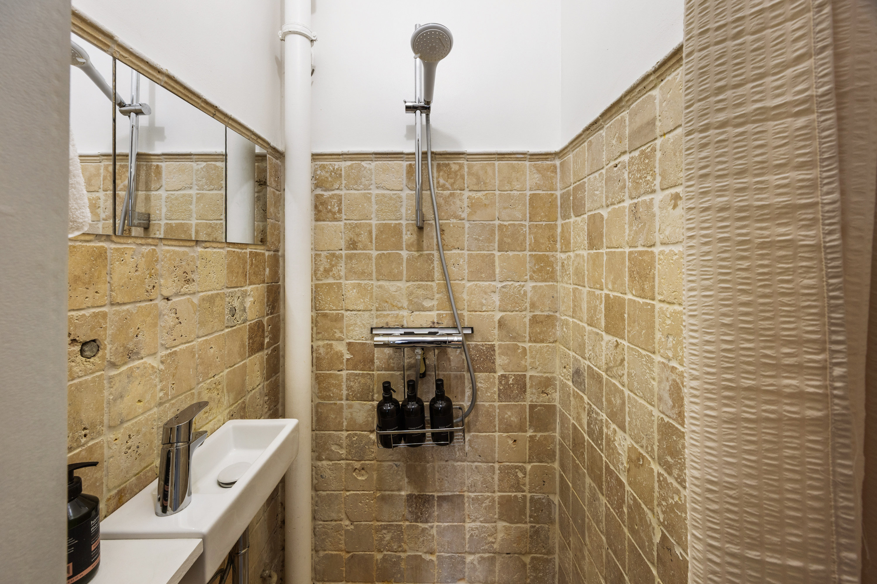 Fremhævet badeværelse billede i fuldskærmstilstand. Billede af Offenbachsvej 25, 2. mf., 2450 København SV