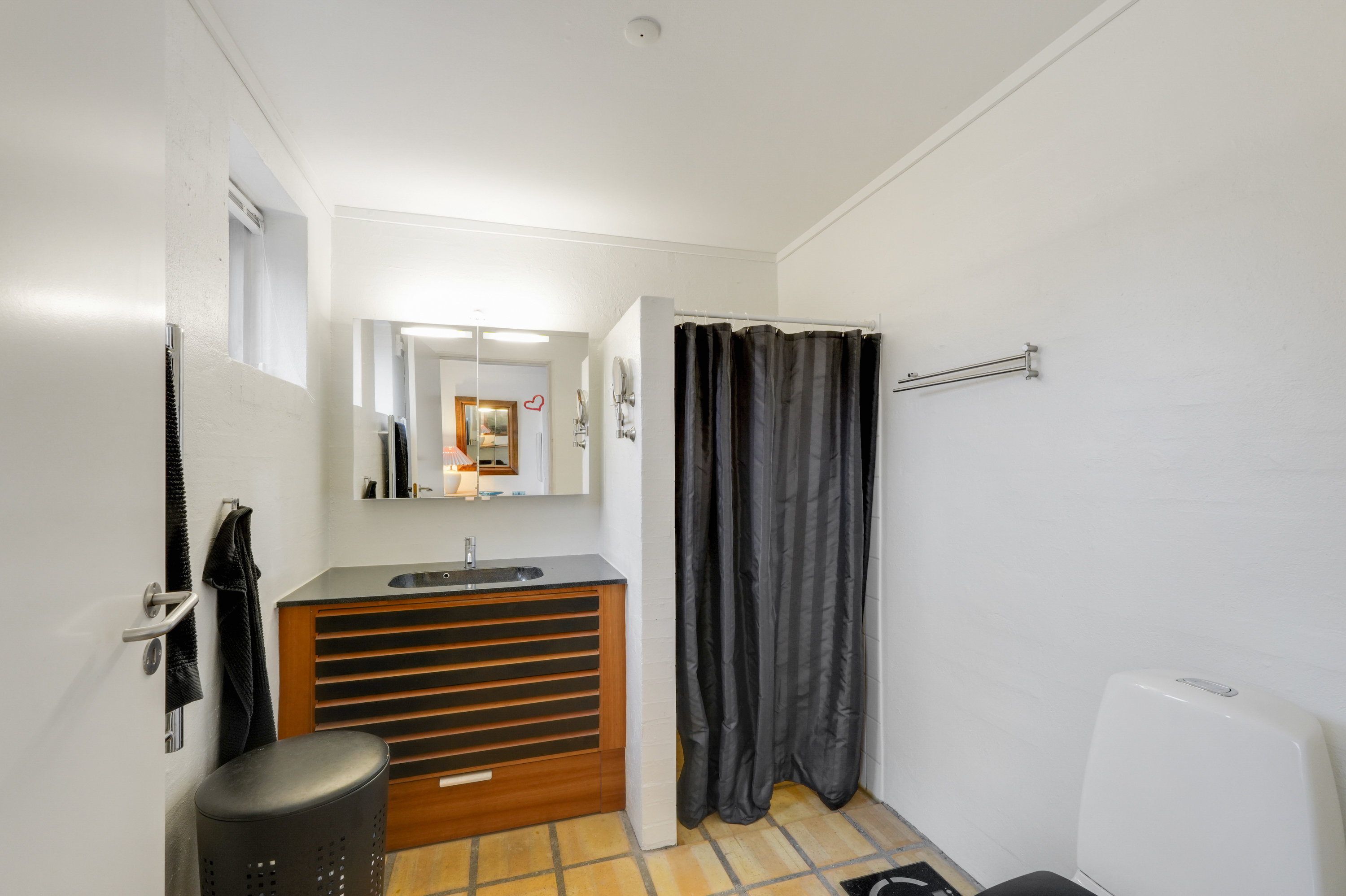 Fremhævet andet billede i fuldskærmstilstand. Billede af Snerlevej 10, 2820 Gentofte