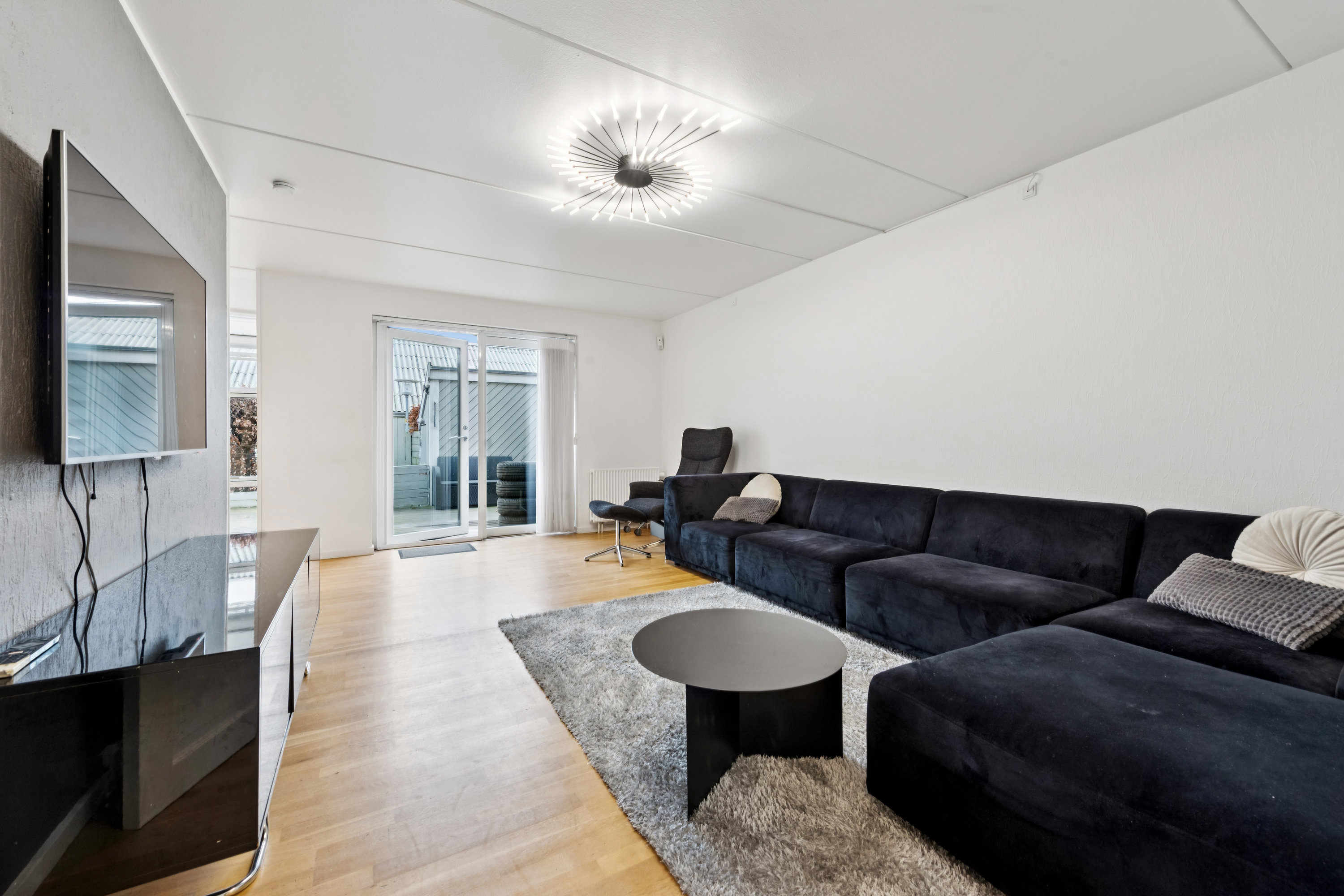 Fremhævet stue billede i fuldskærmstilstand. Billede af Syrenhegnet 70, Høje Taastrup, 2630 Taastrup