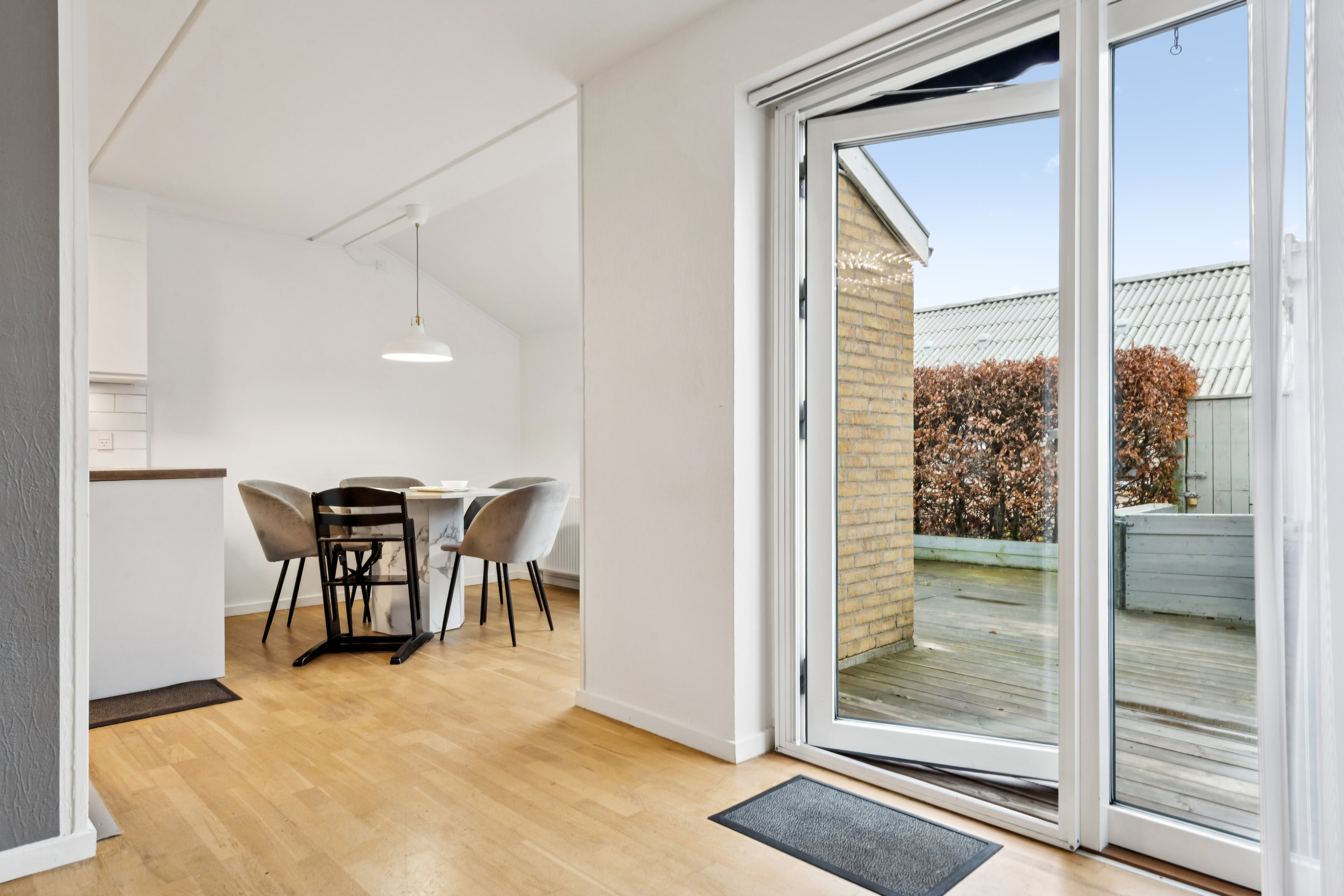 Fremhævet stue billede i fuldskærmstilstand. Billede af Syrenhegnet 70, Høje Taastrup, 2630 Taastrup